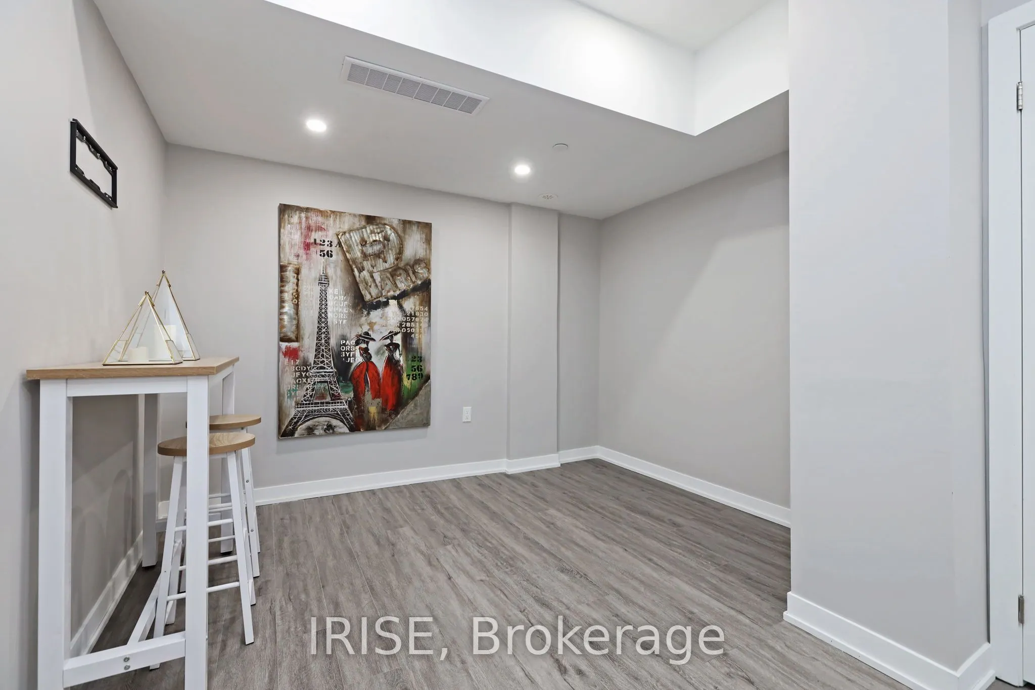 485 Logan Avenue S, #207