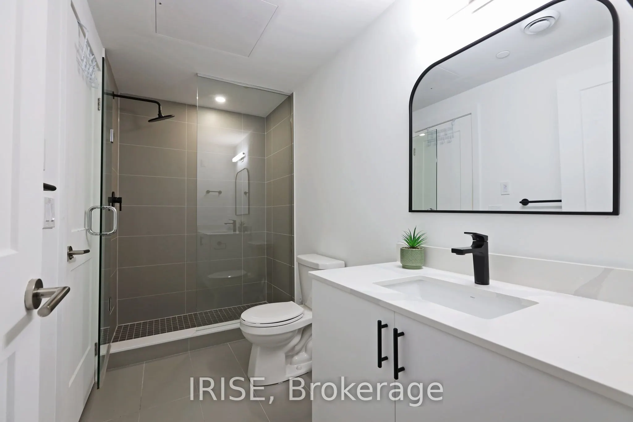 485 Logan Avenue S, #207