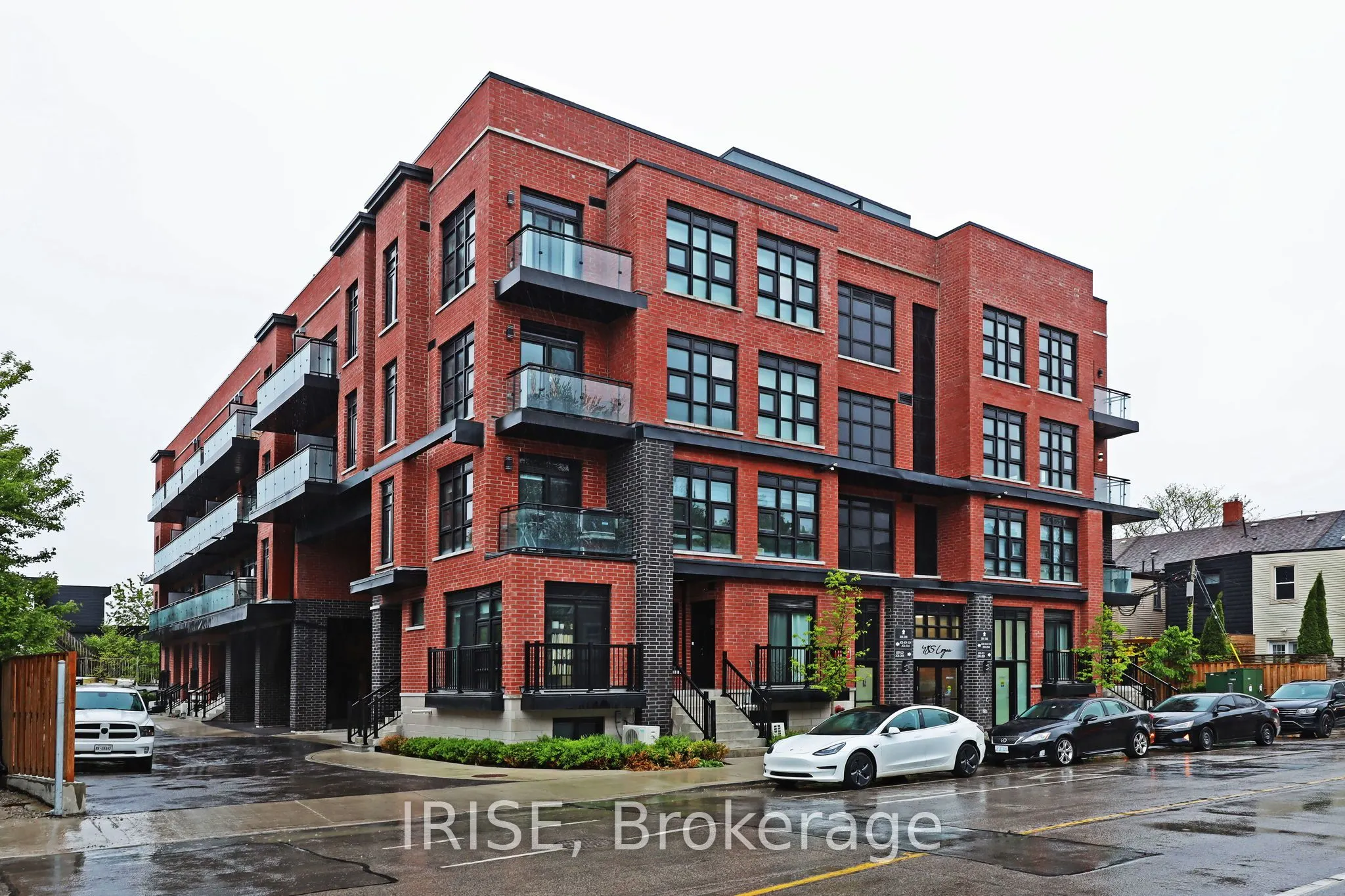 485 Logan Avenue S, #207