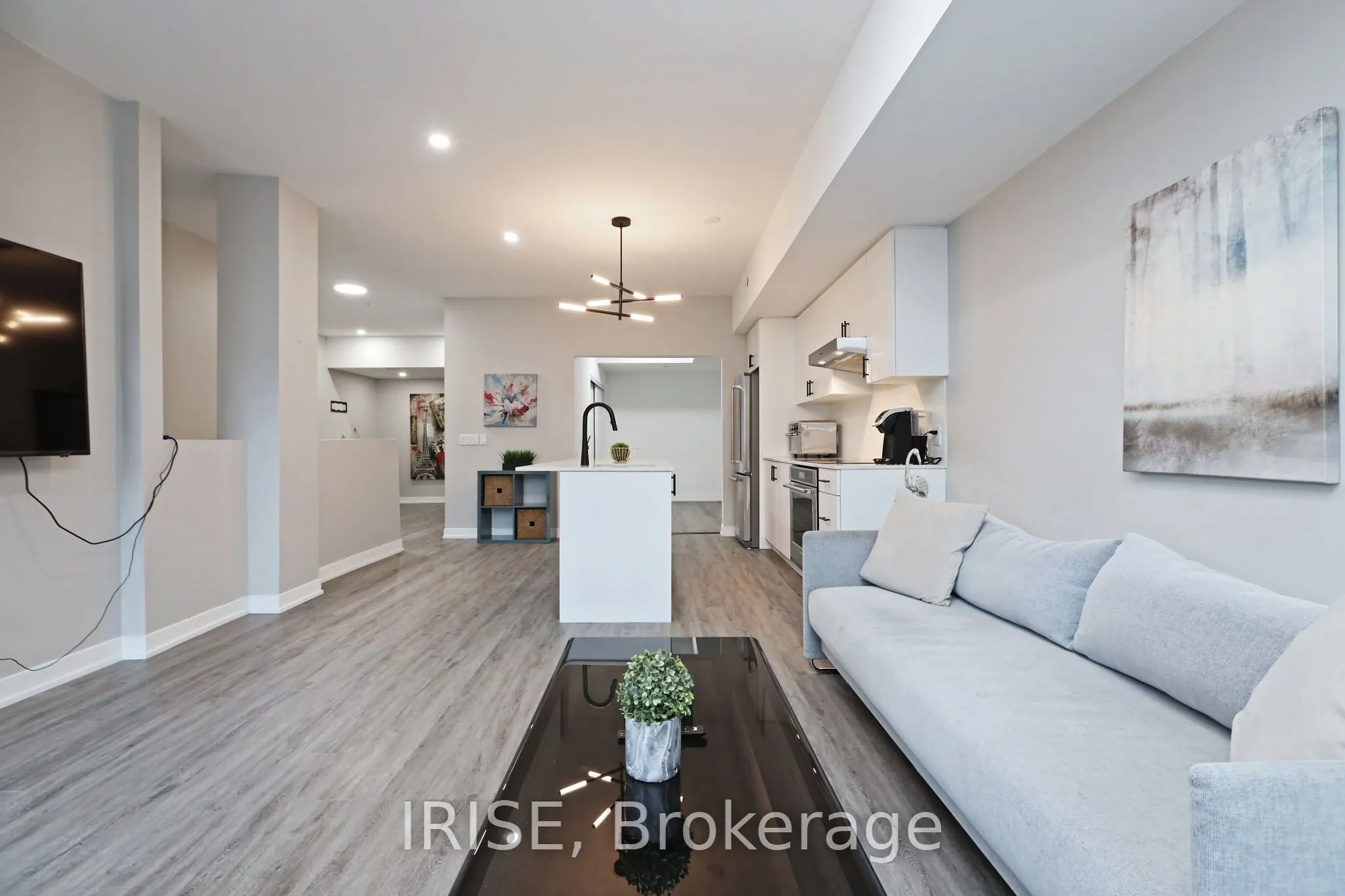 485 Logan Avenue S, #207