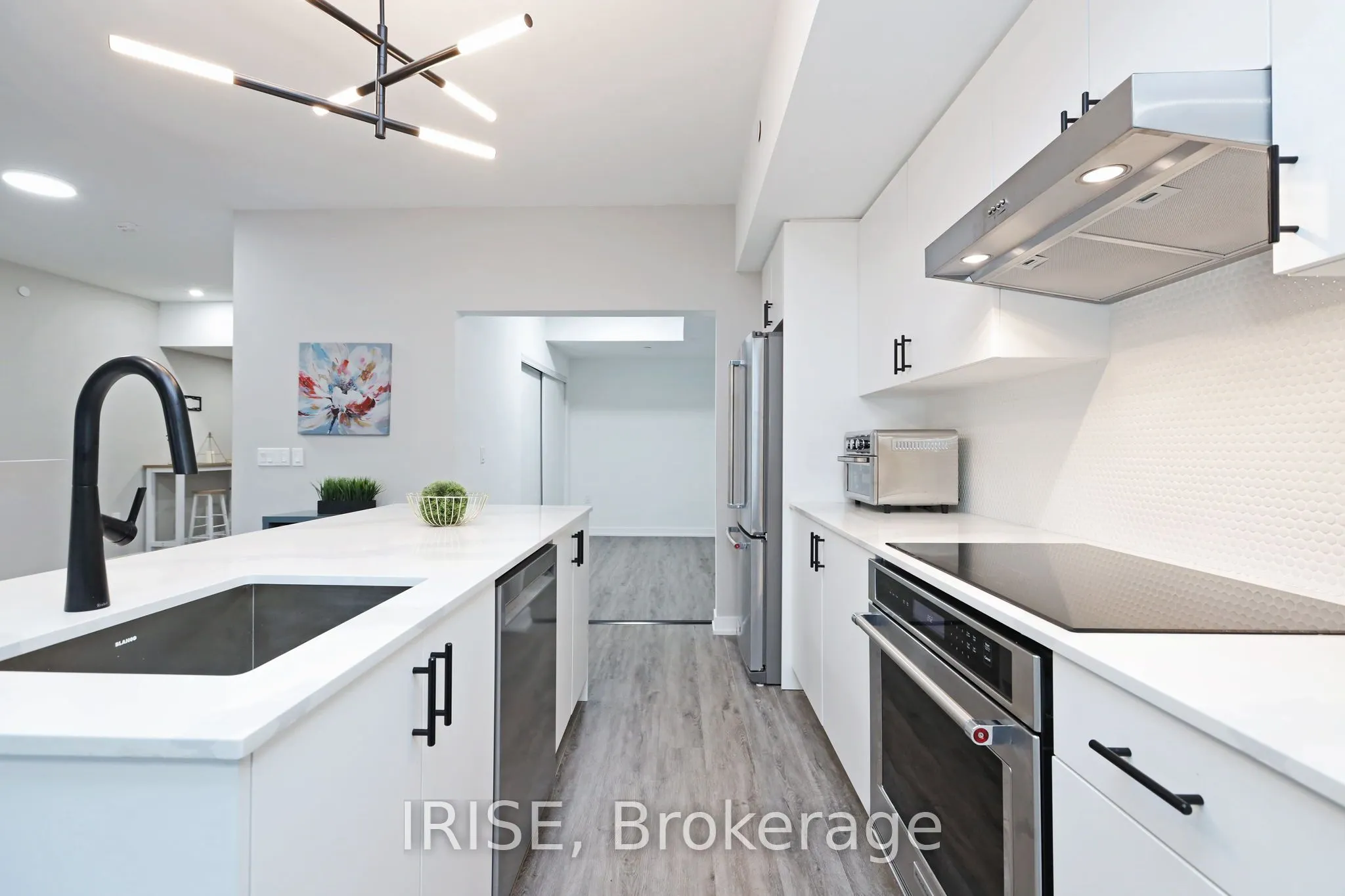 485 Logan Avenue S, #207