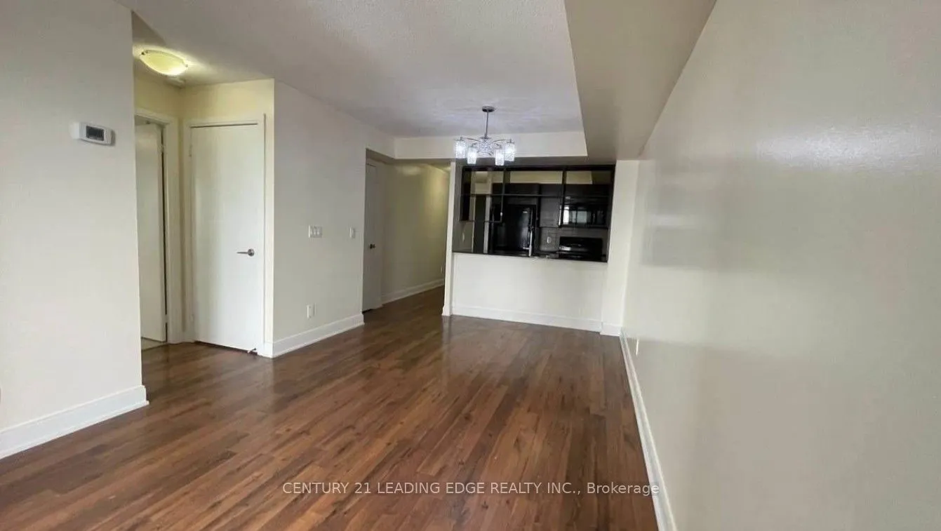 125 Village Green Square, #2108