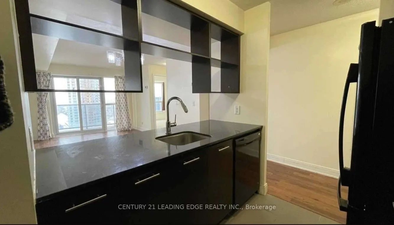 125 Village Green Square, #2108