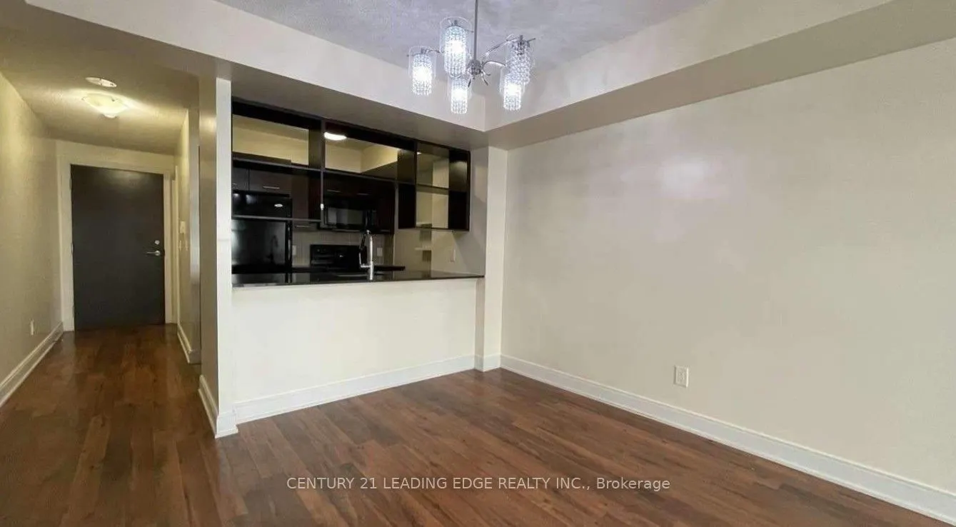 125 Village Green Square, #2108