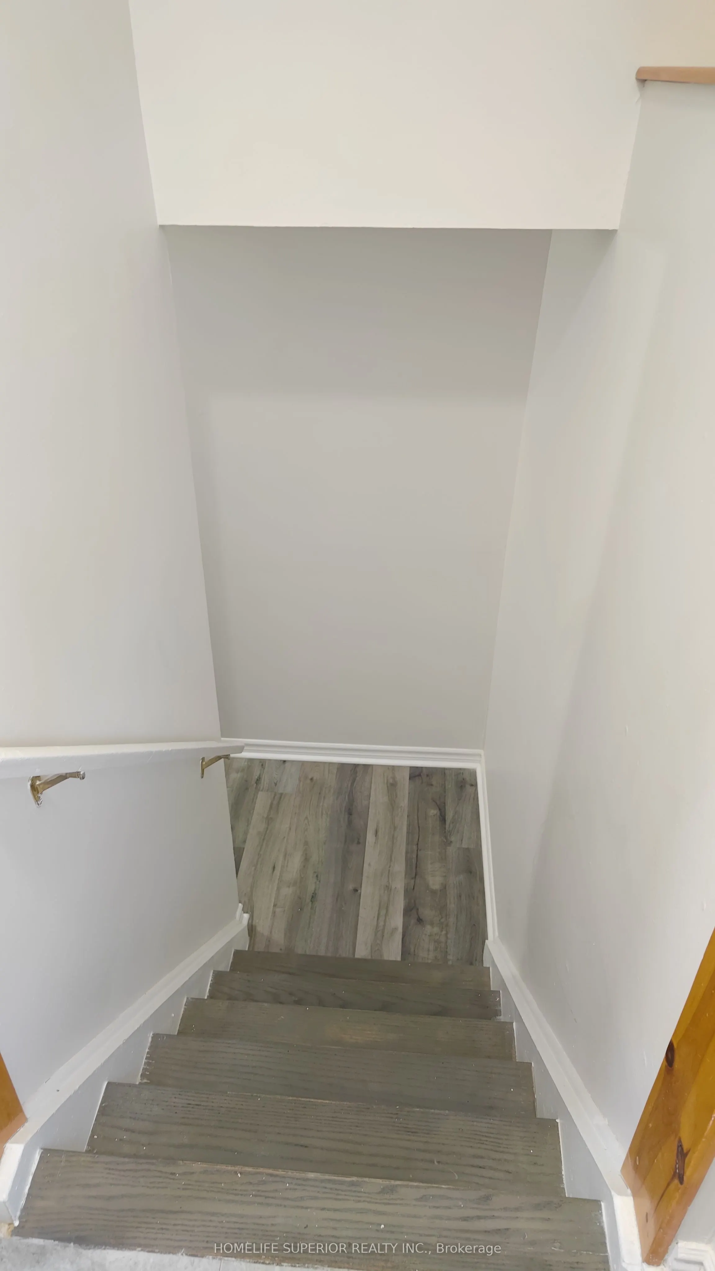 292 Brighton Court, #Lower
