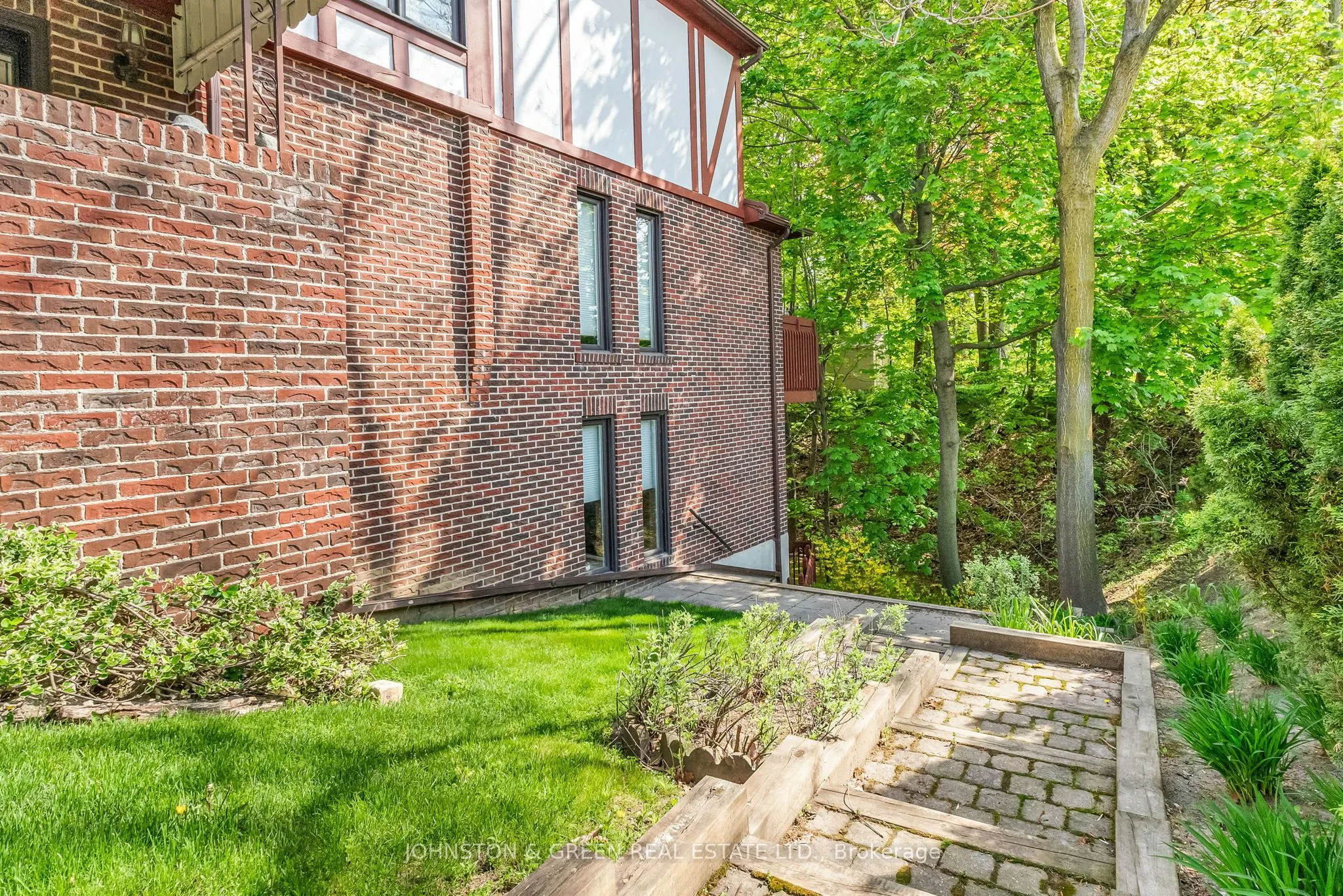 1 Woodvale Crescent