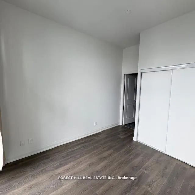 10 MEADOWGLEN Place, #PH02