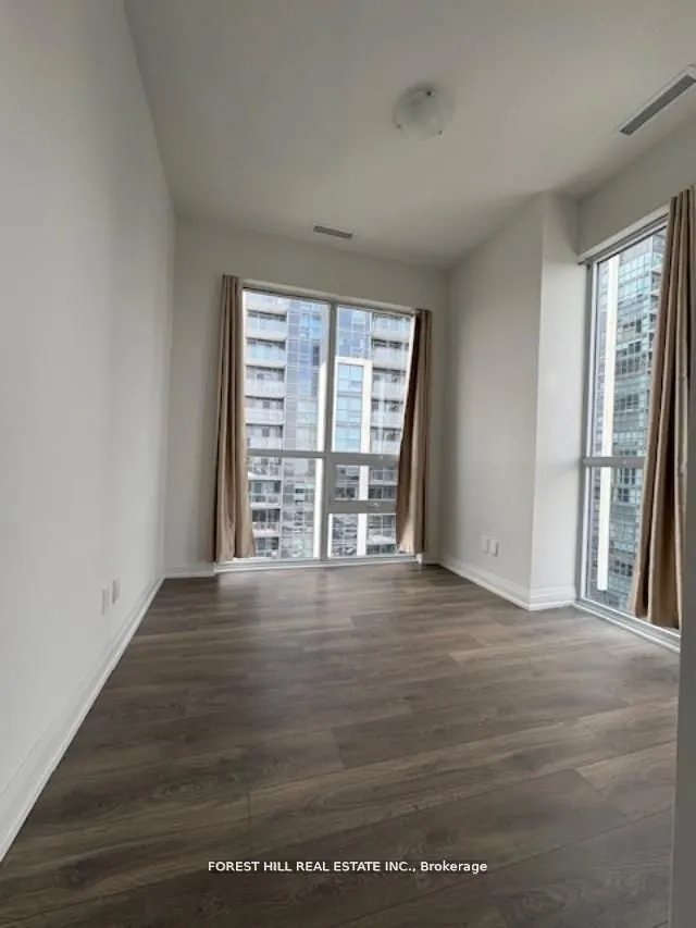 10 MEADOWGLEN Place, #PH02