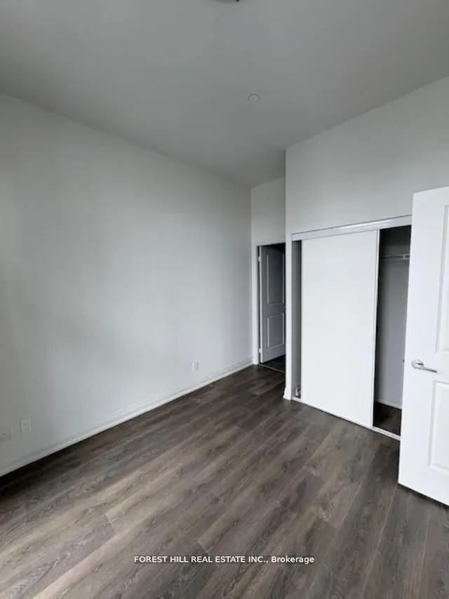 10 MEADOWGLEN Place, #PH02