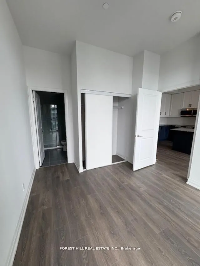 10 MEADOWGLEN Place, #PH02