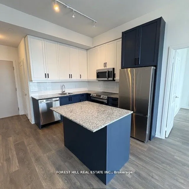 10 MEADOWGLEN Place, #PH02