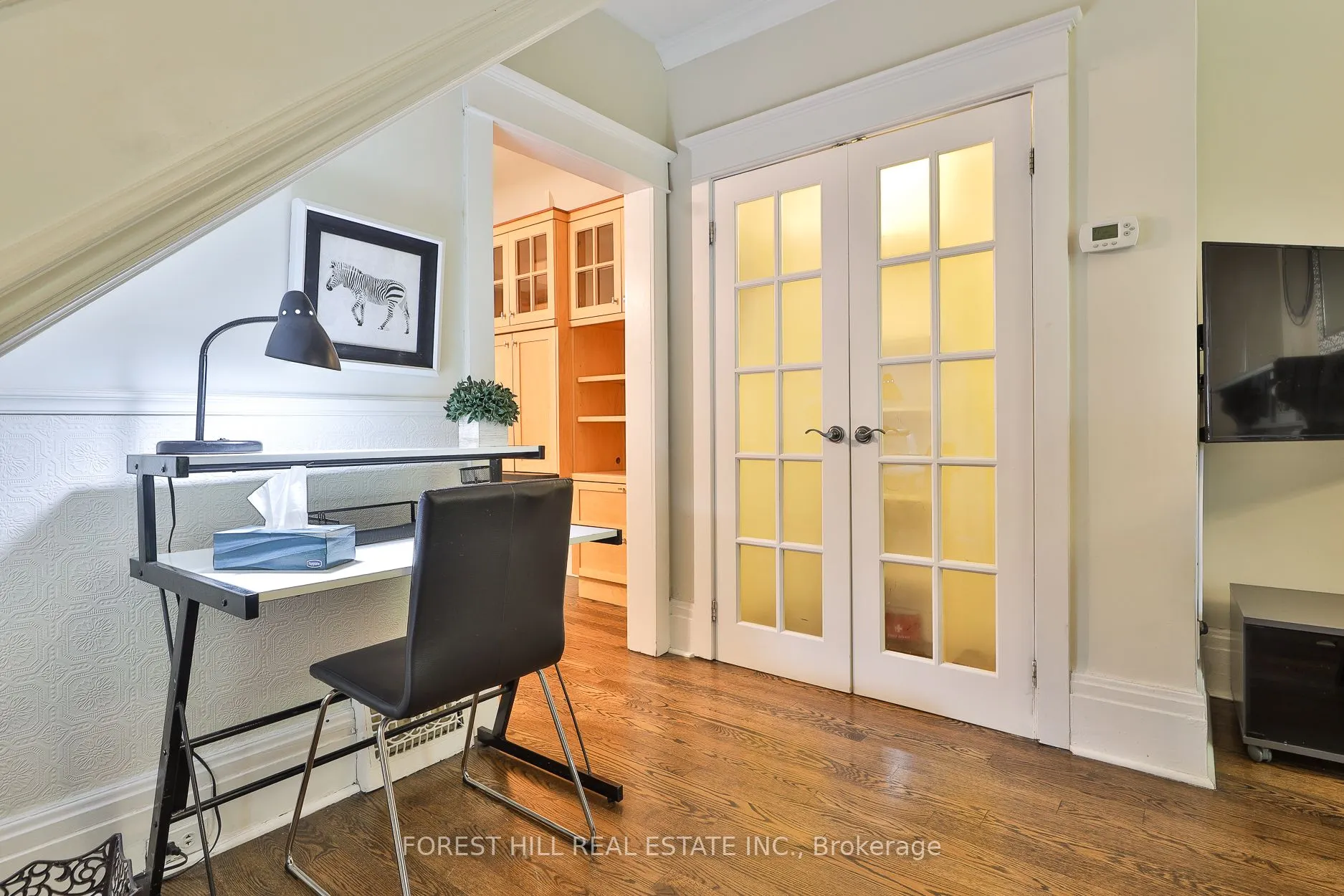 76 Sparkhall Avenue