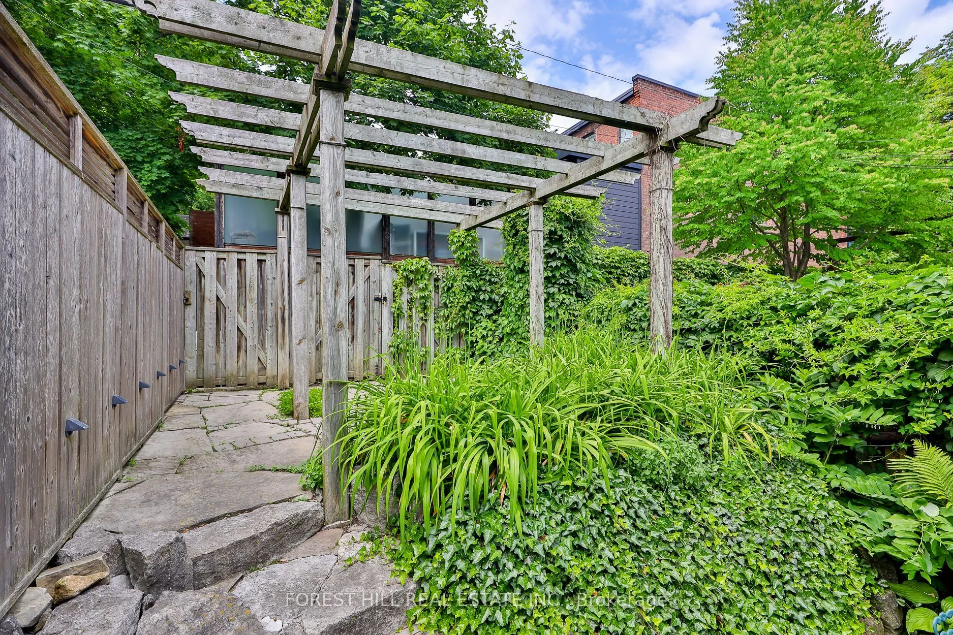 76 Sparkhall Avenue