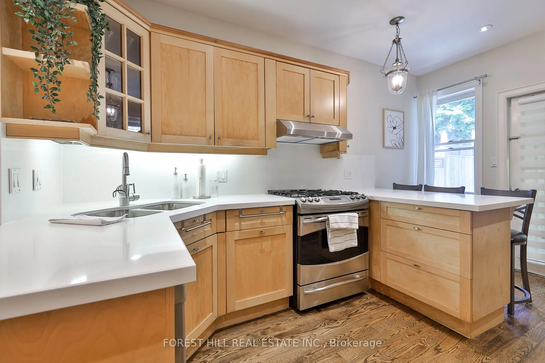 76 Sparkhall Avenue