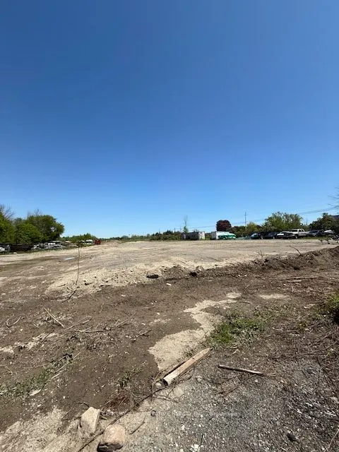 4752 Durham Regional Hwy 2 Road