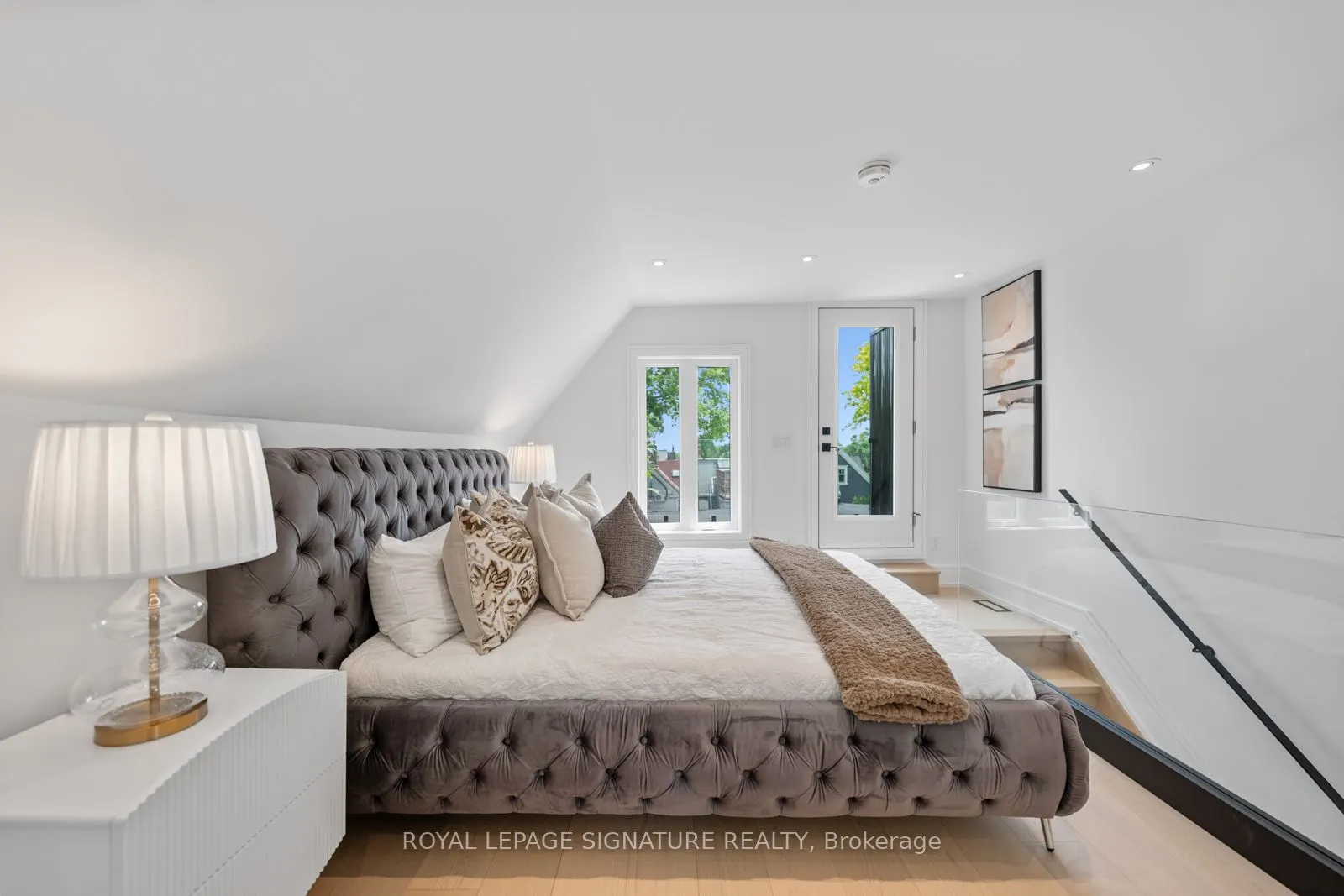 11 Victor Avenue