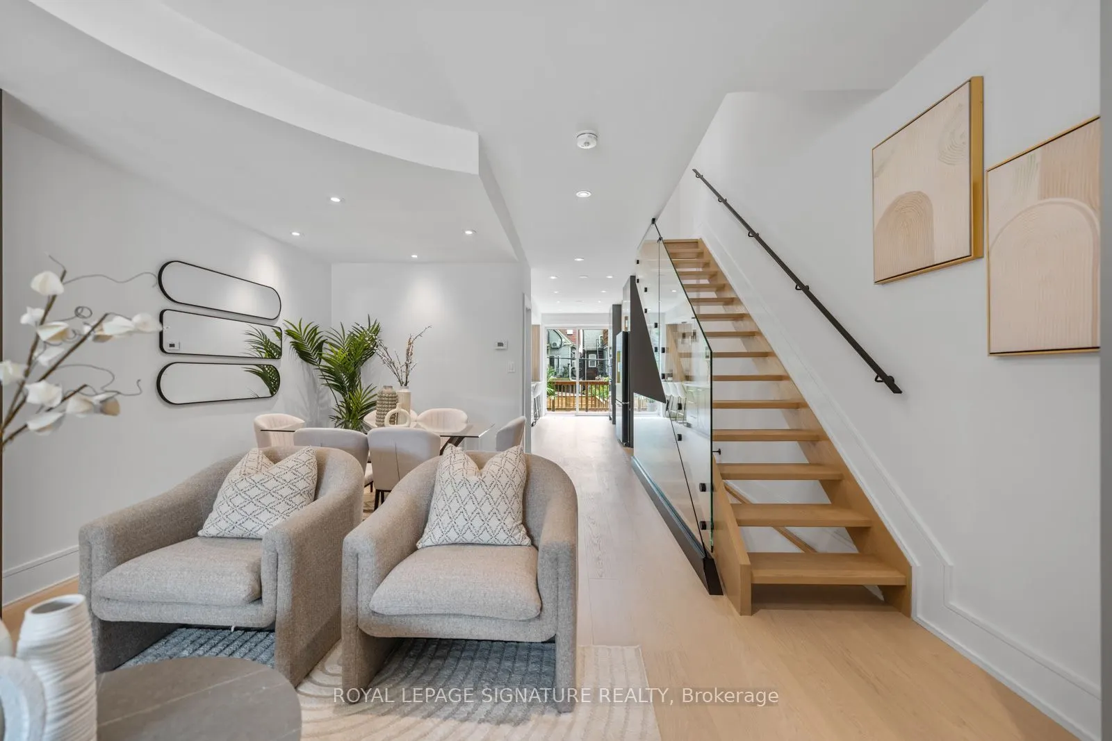 11 Victor Avenue