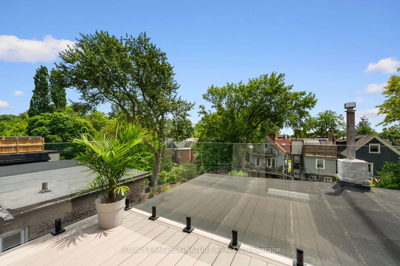 11 Victor Avenue
