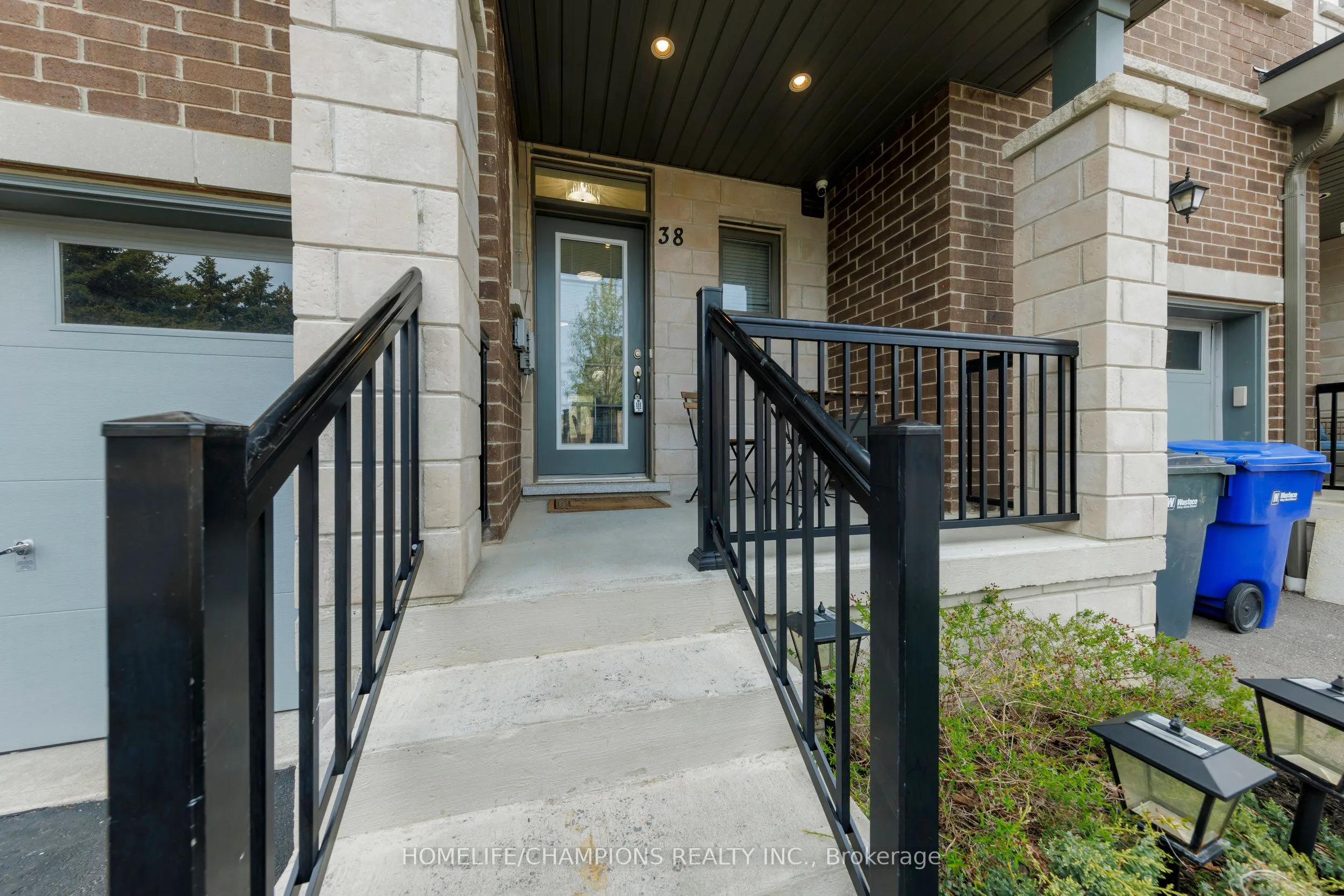 38 Longshore Way