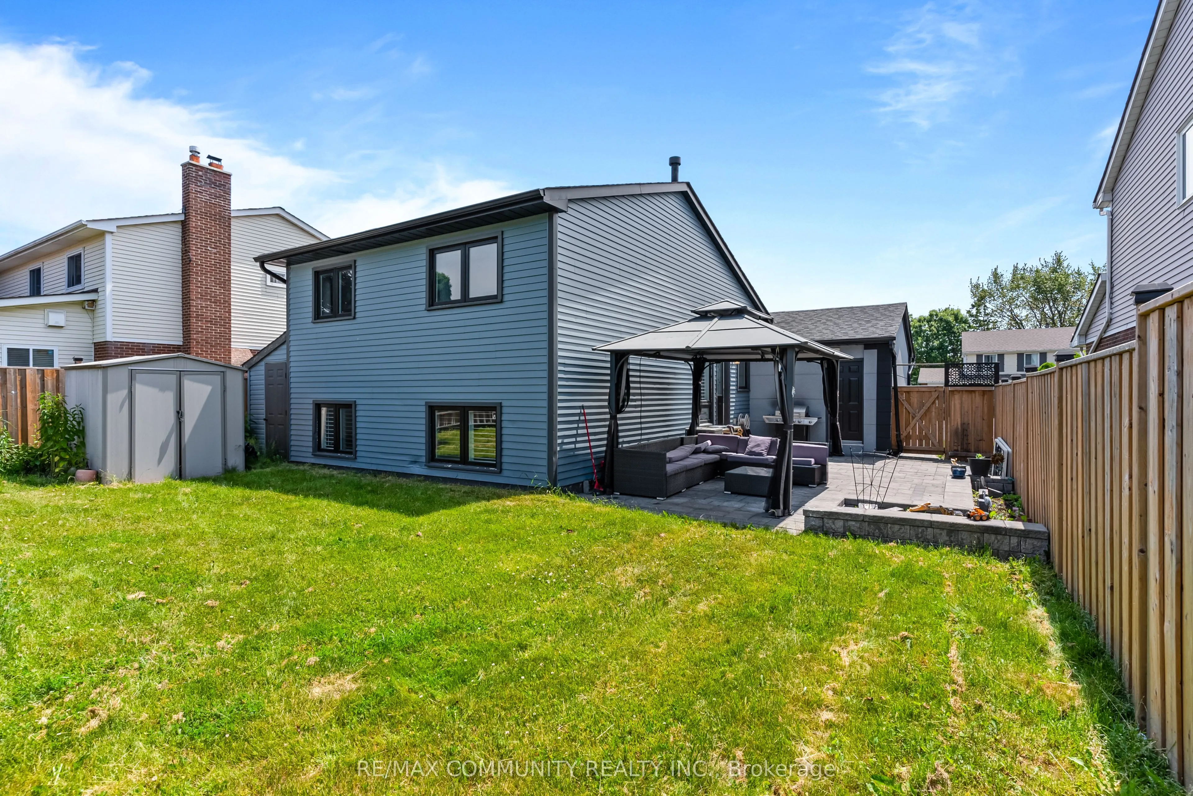 114 Panter Crescent