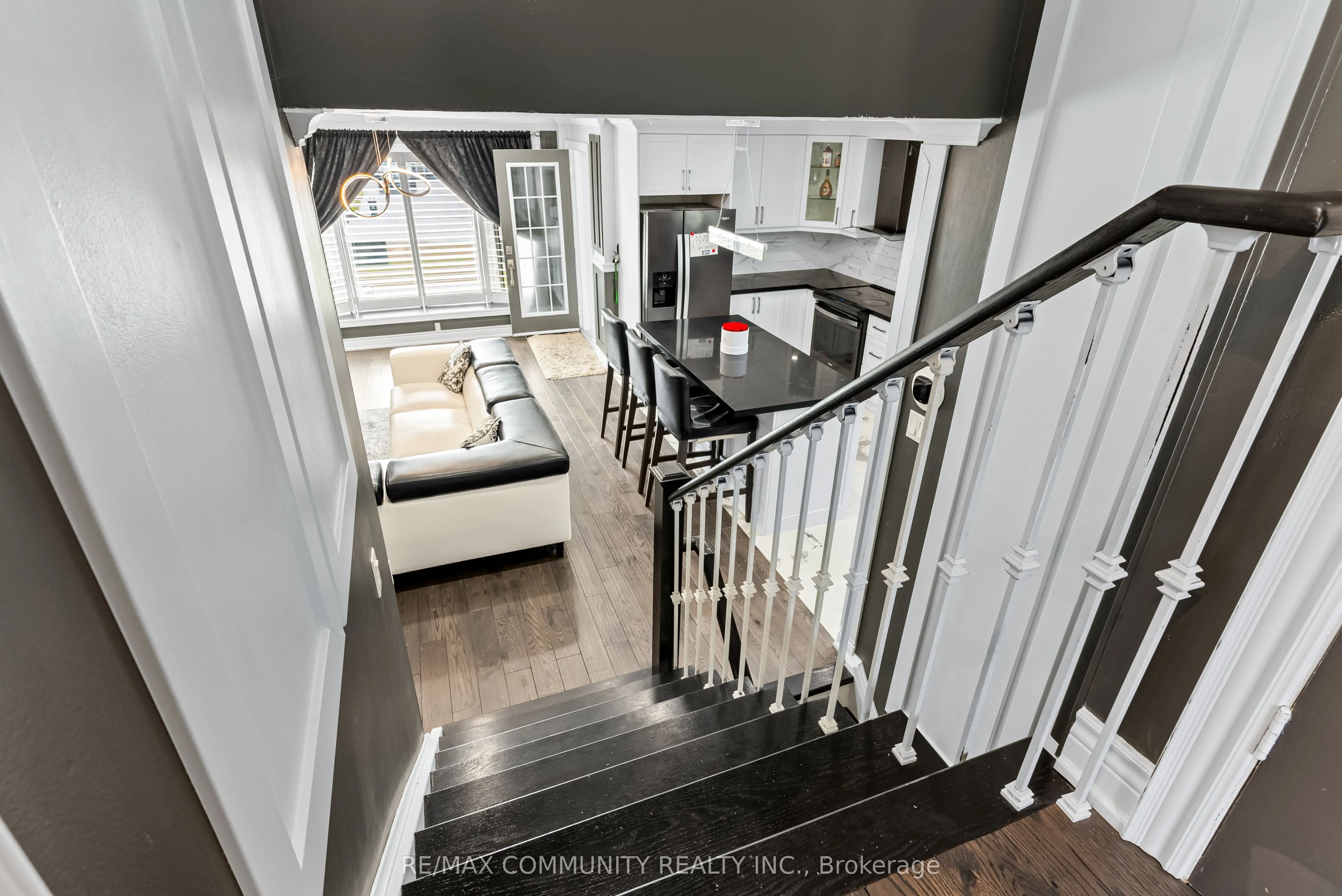 114 Panter Crescent