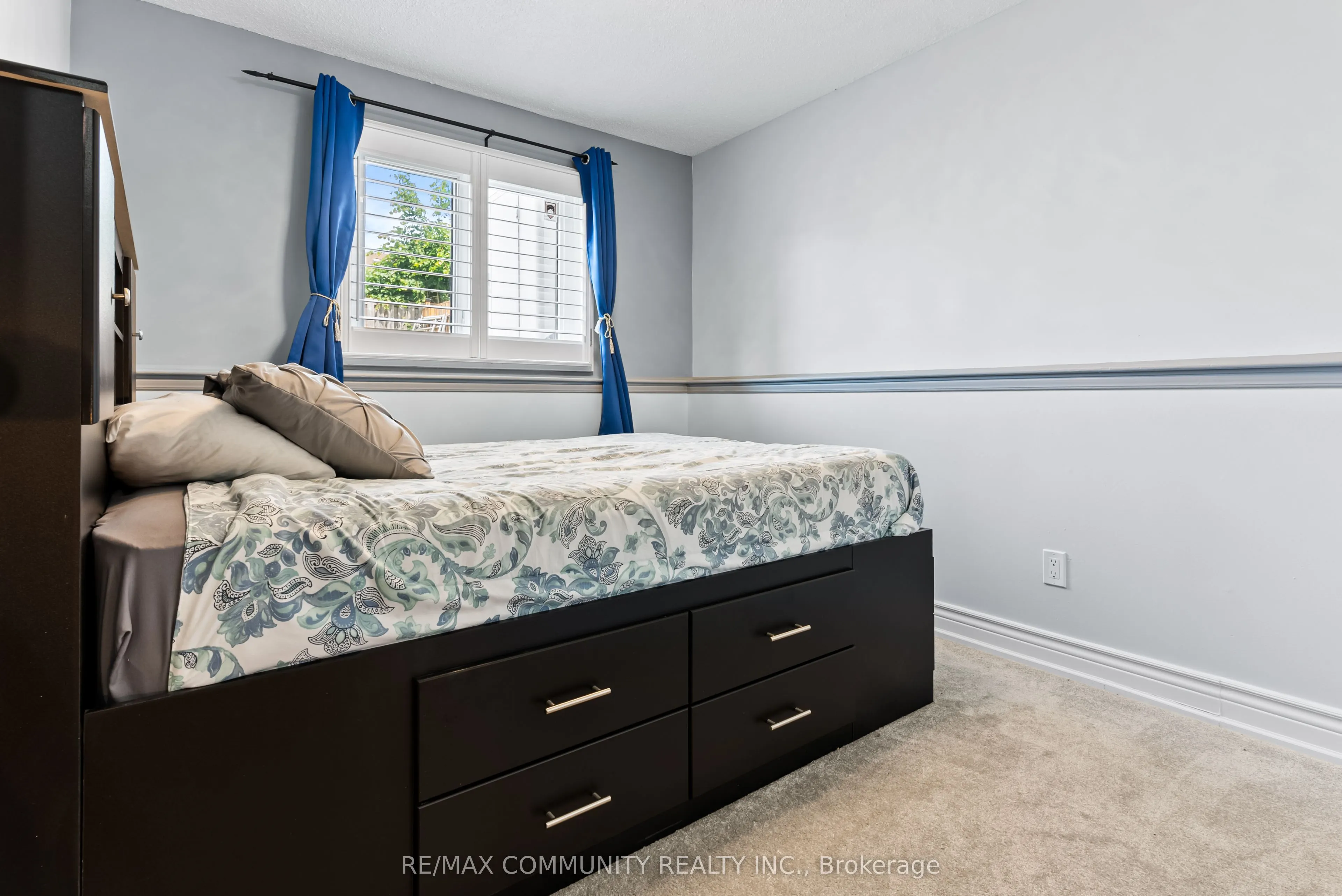 114 Panter Crescent