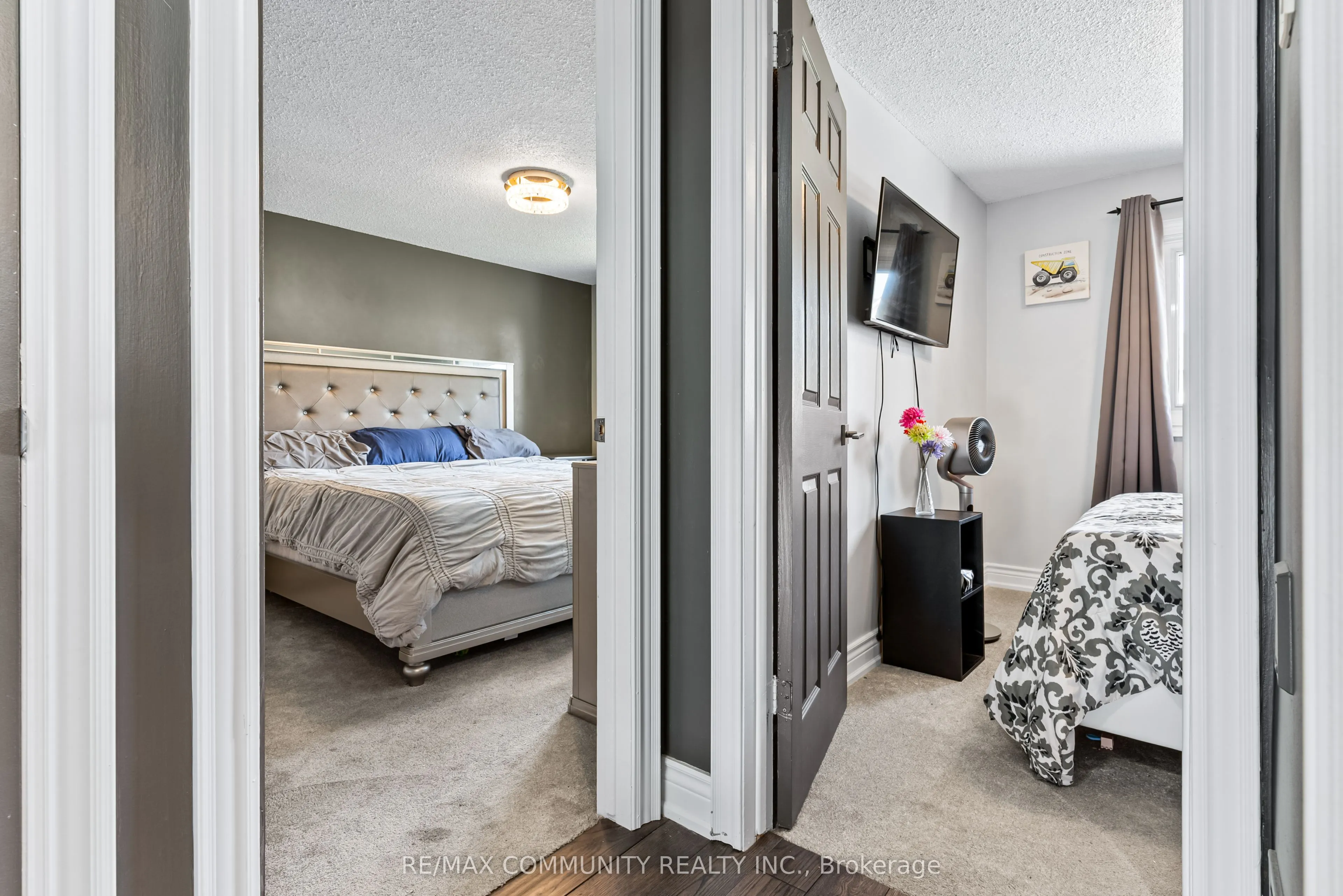 114 Panter Crescent