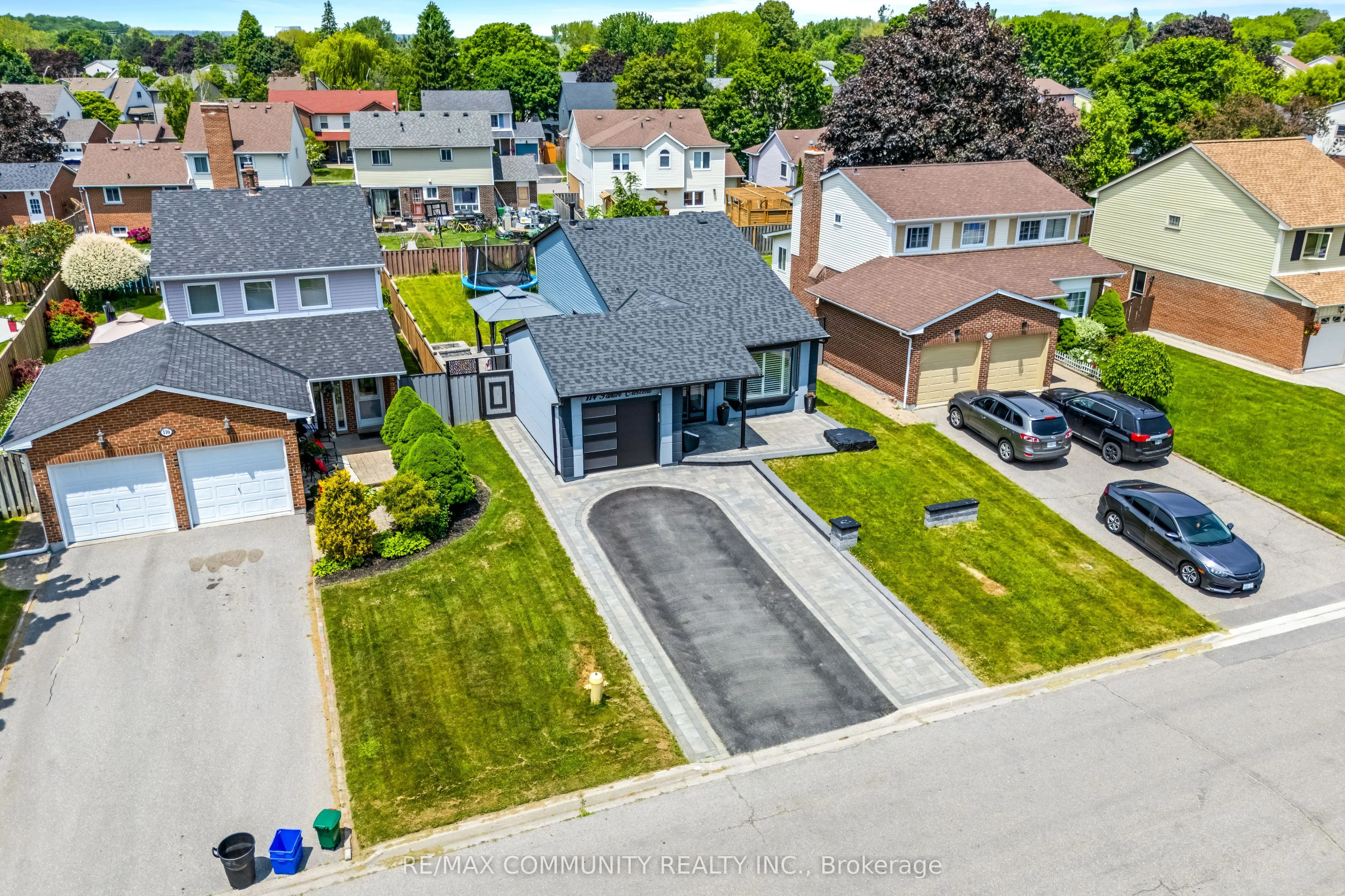 114 Panter Crescent