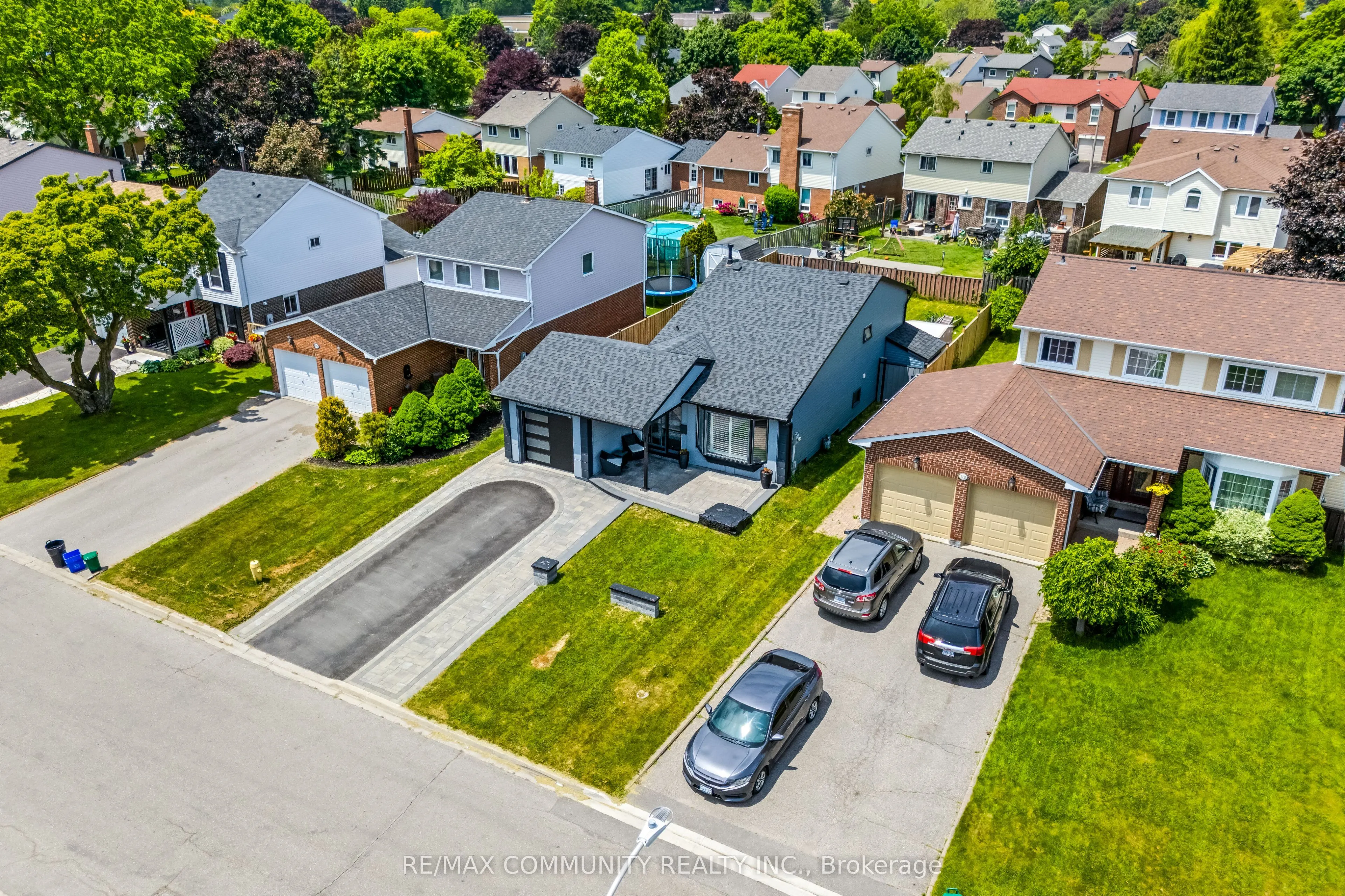 114 Panter Crescent