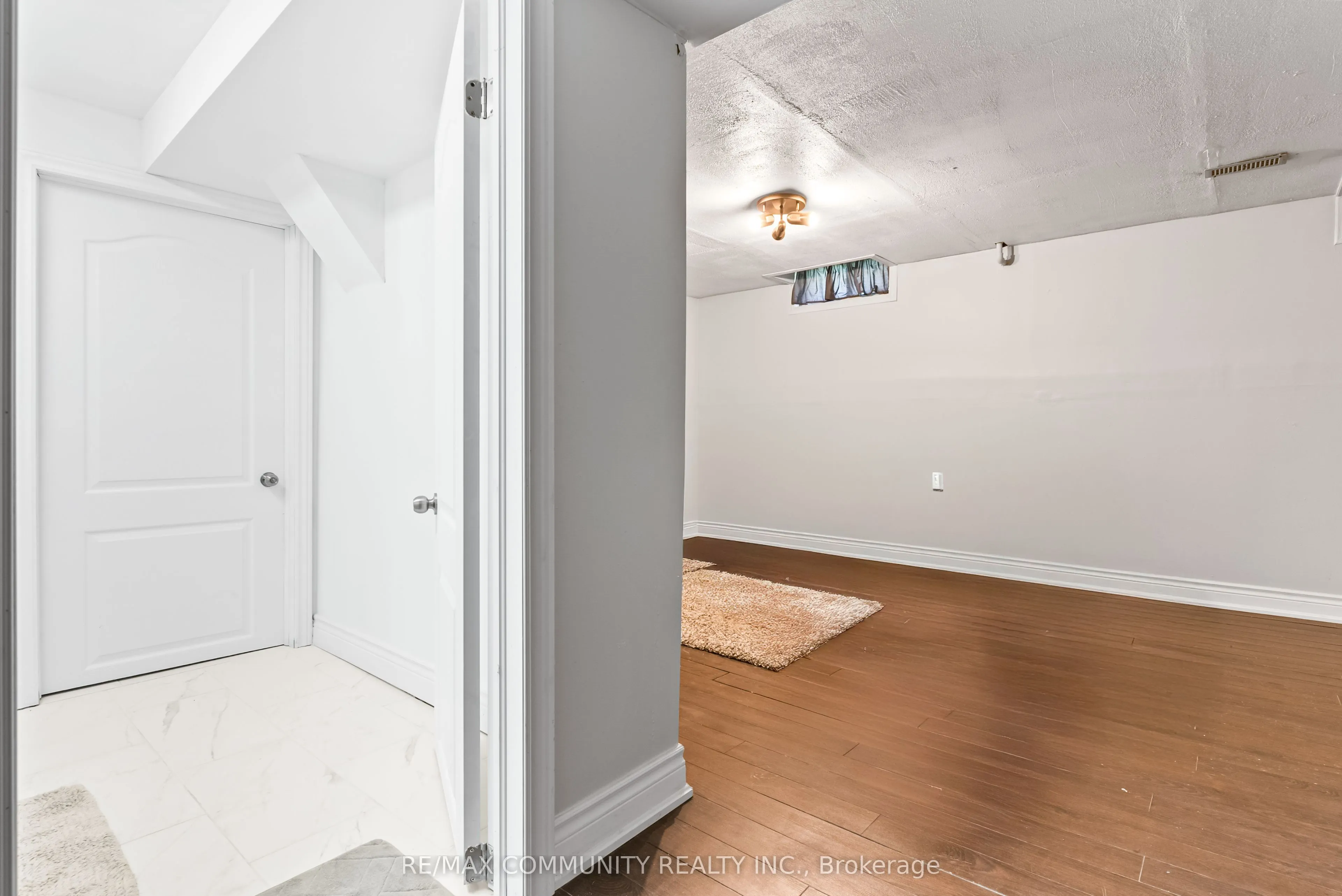 114 Panter Crescent