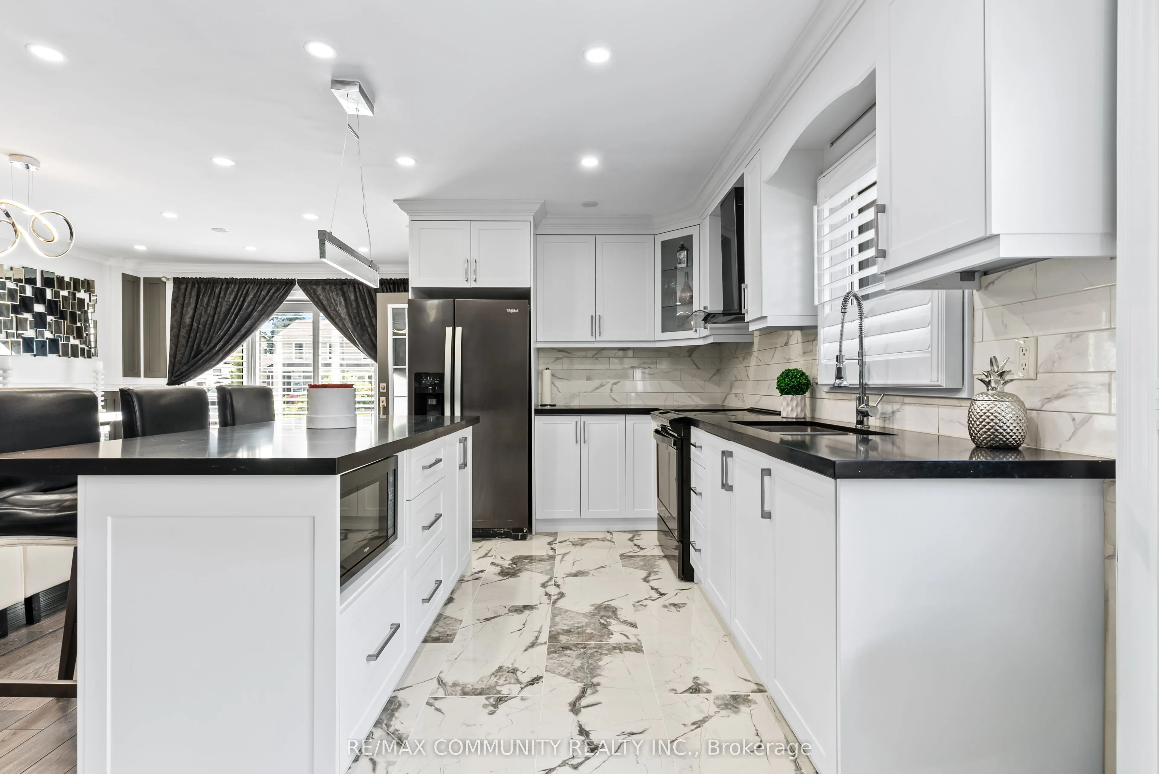114 Panter Crescent