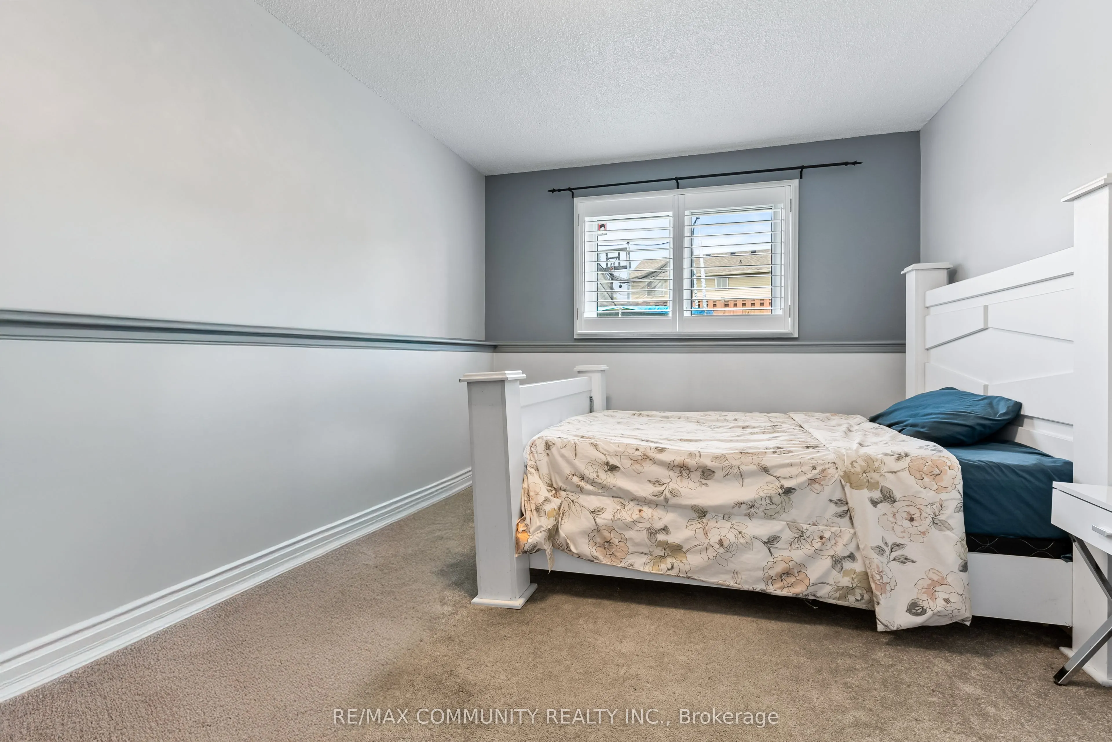 114 Panter Crescent