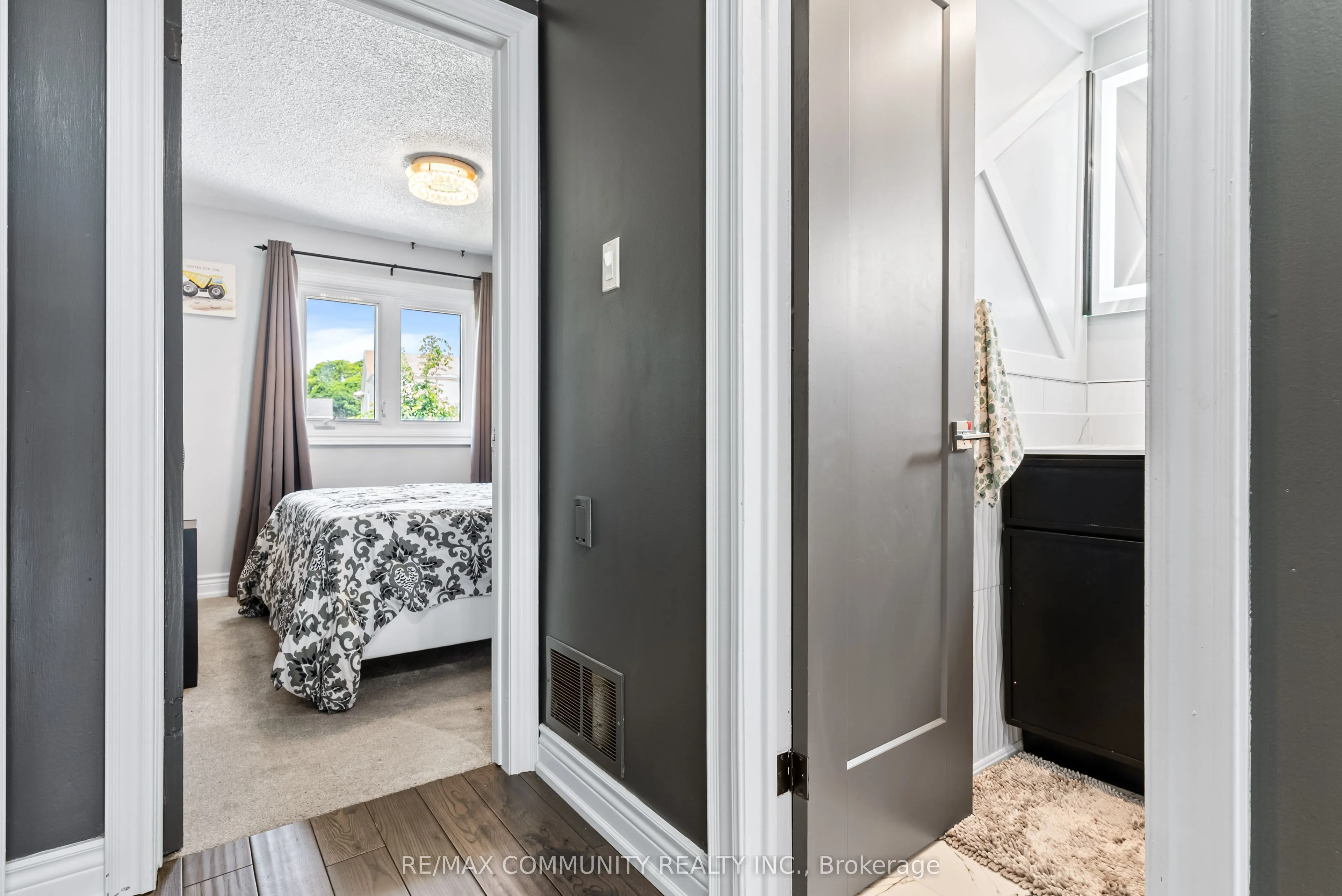 114 Panter Crescent