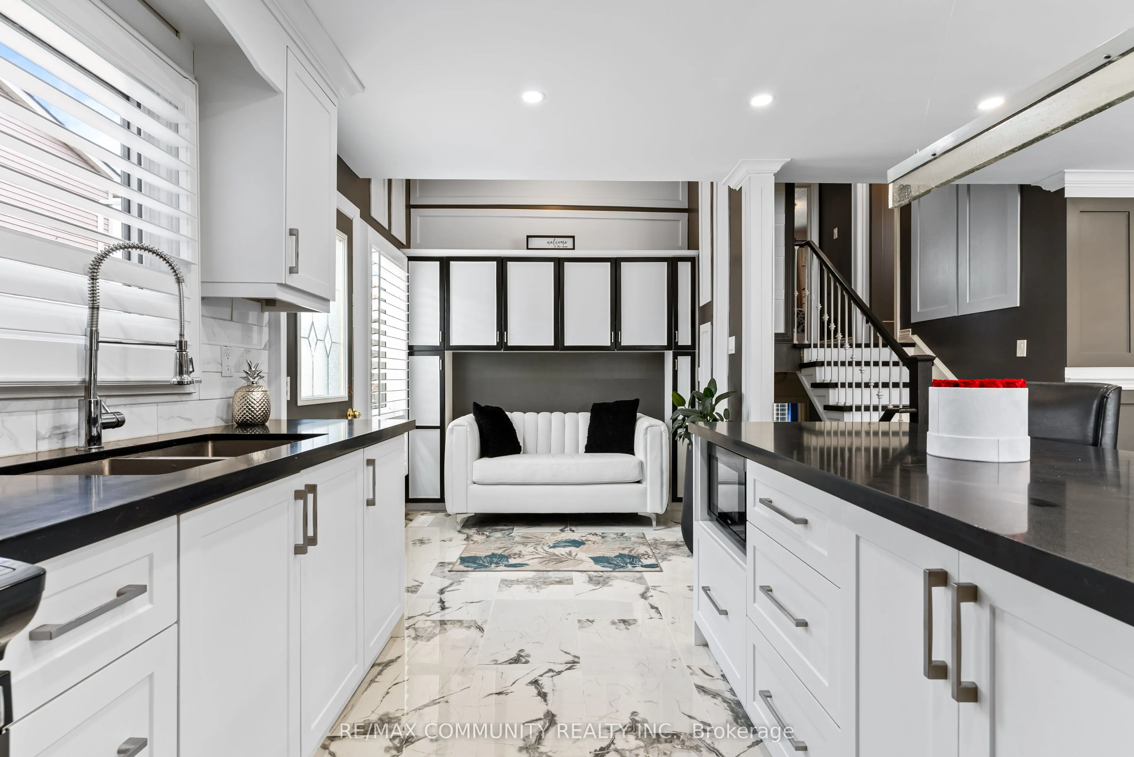 114 Panter Crescent