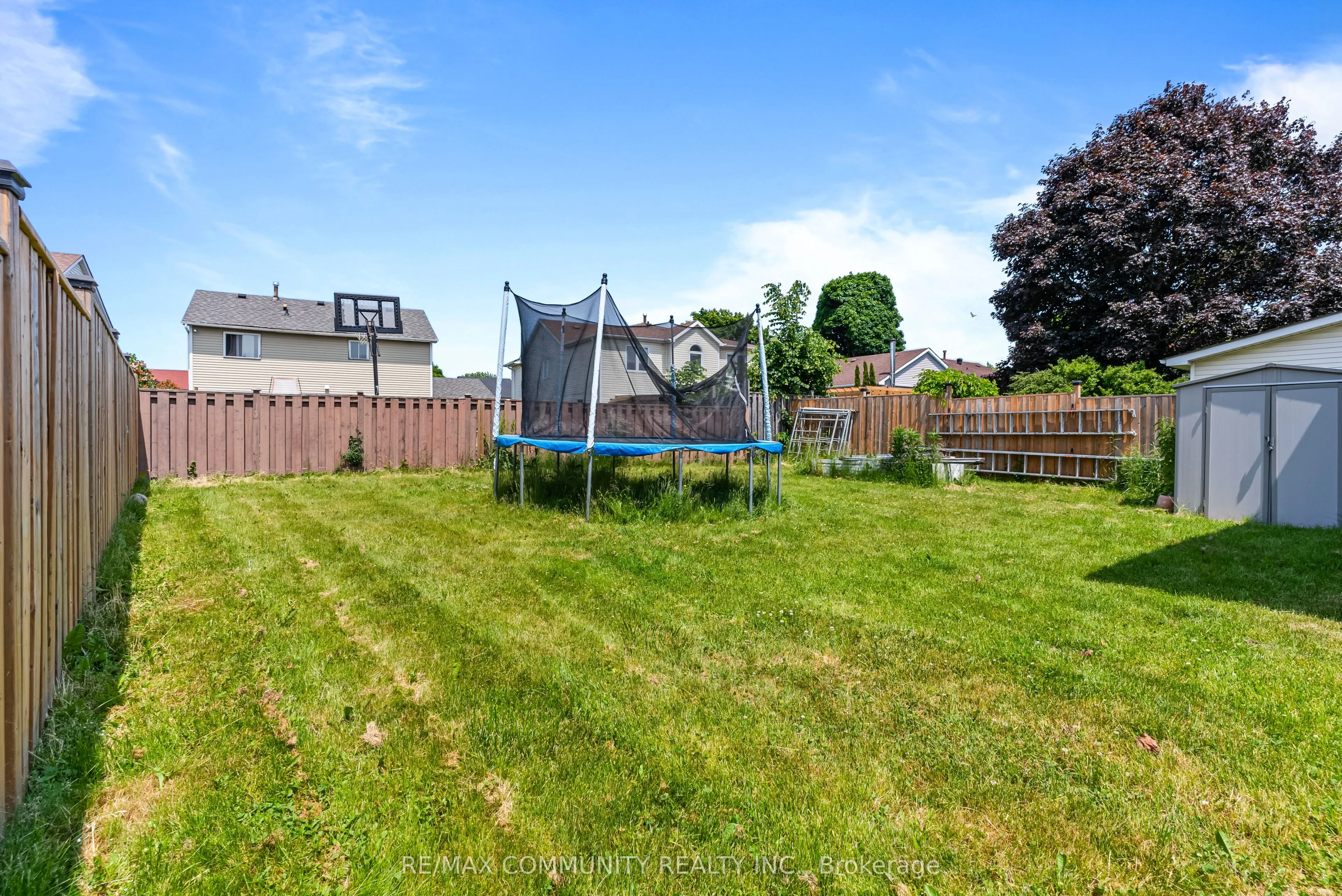 114 Panter Crescent