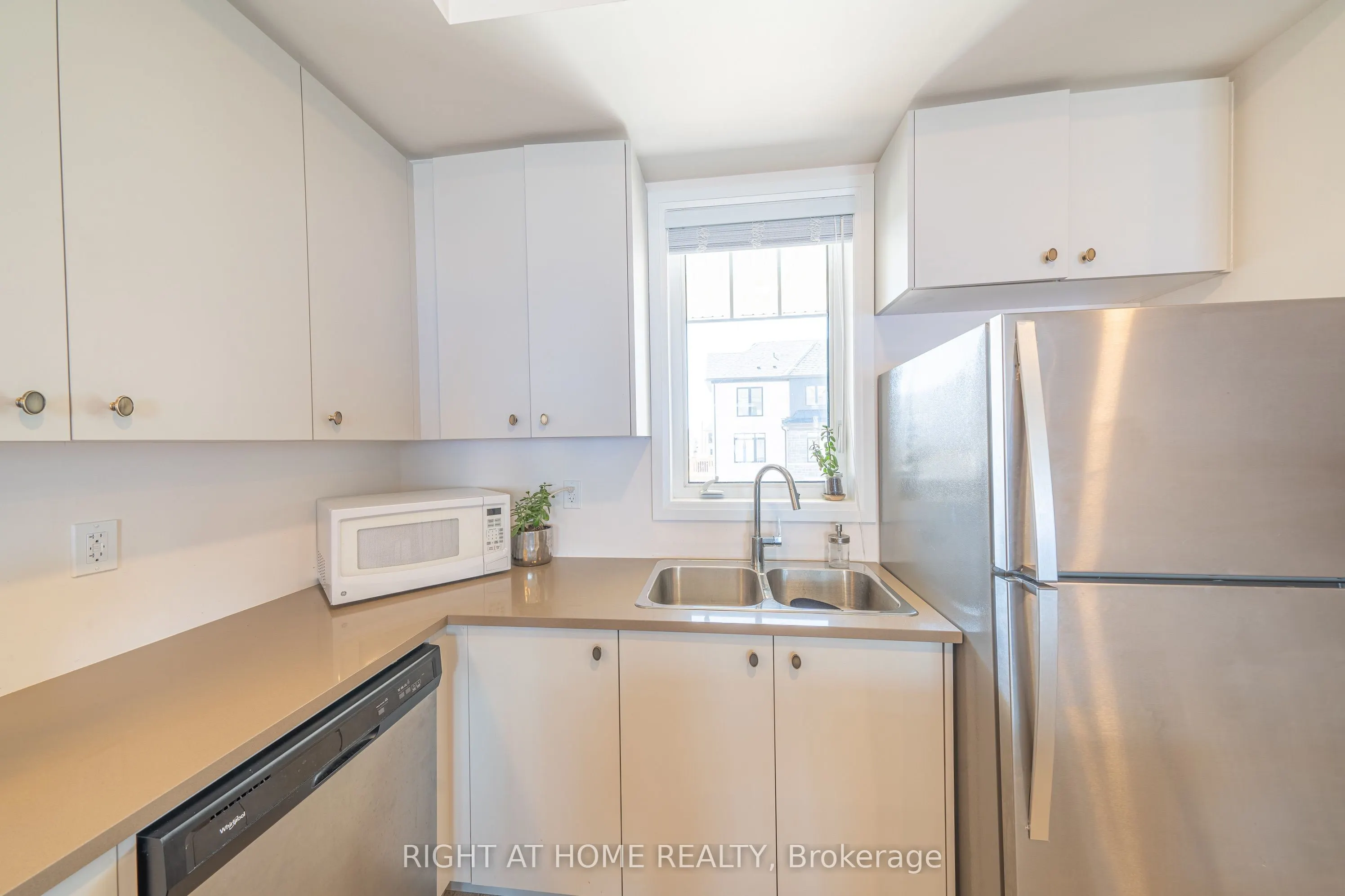 50 Ambereen Place