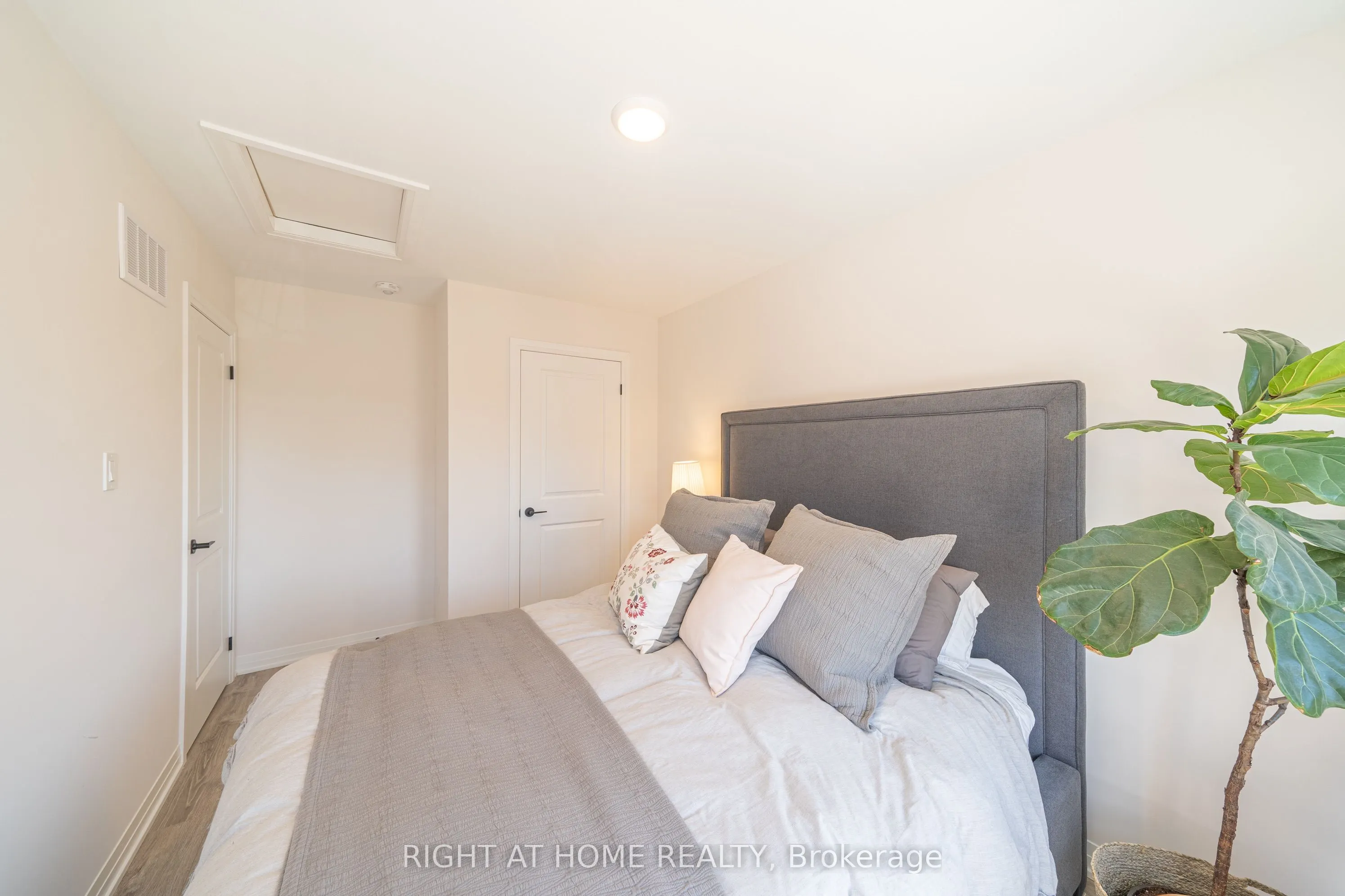 50 Ambereen Place
