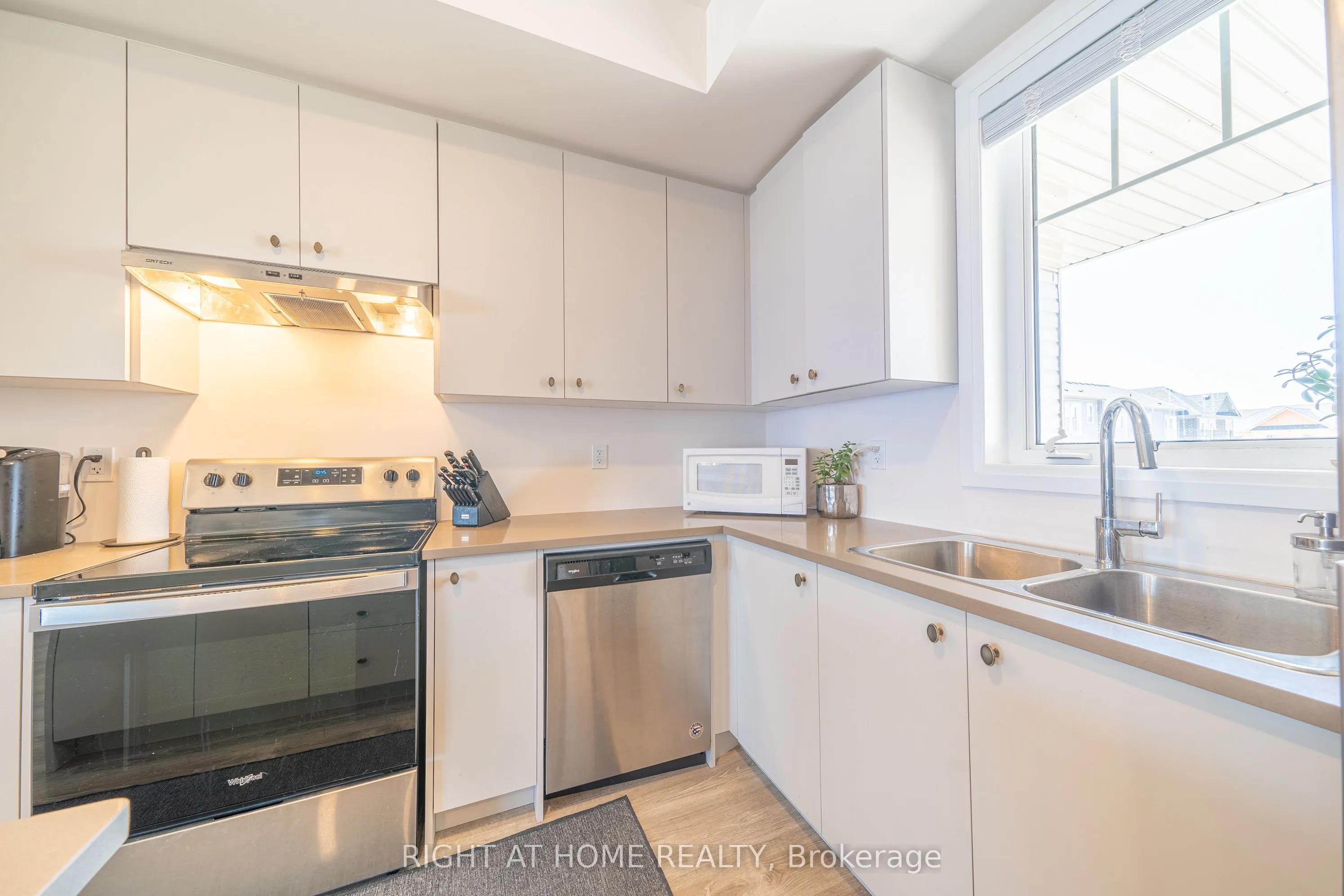 50 Ambereen Place