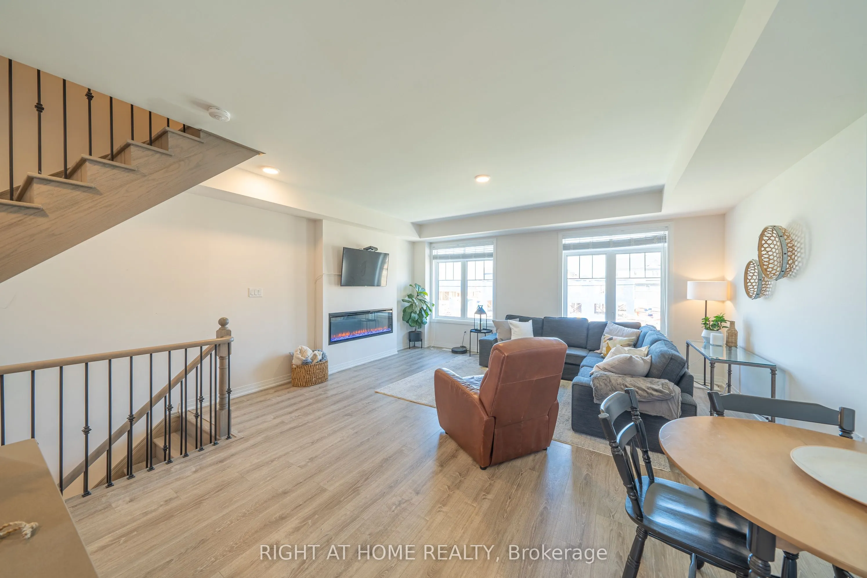 50 Ambereen Place