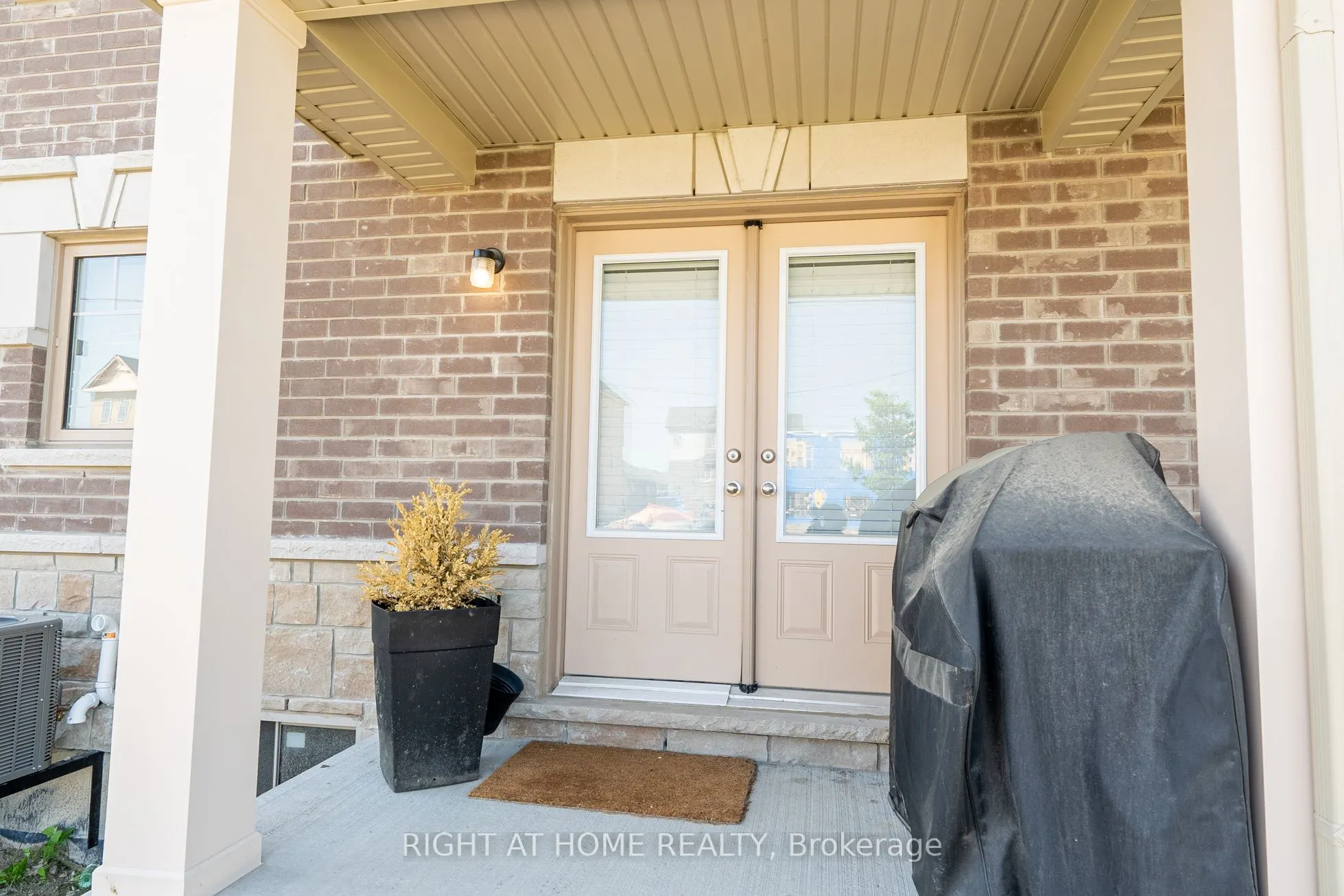 50 Ambereen Place