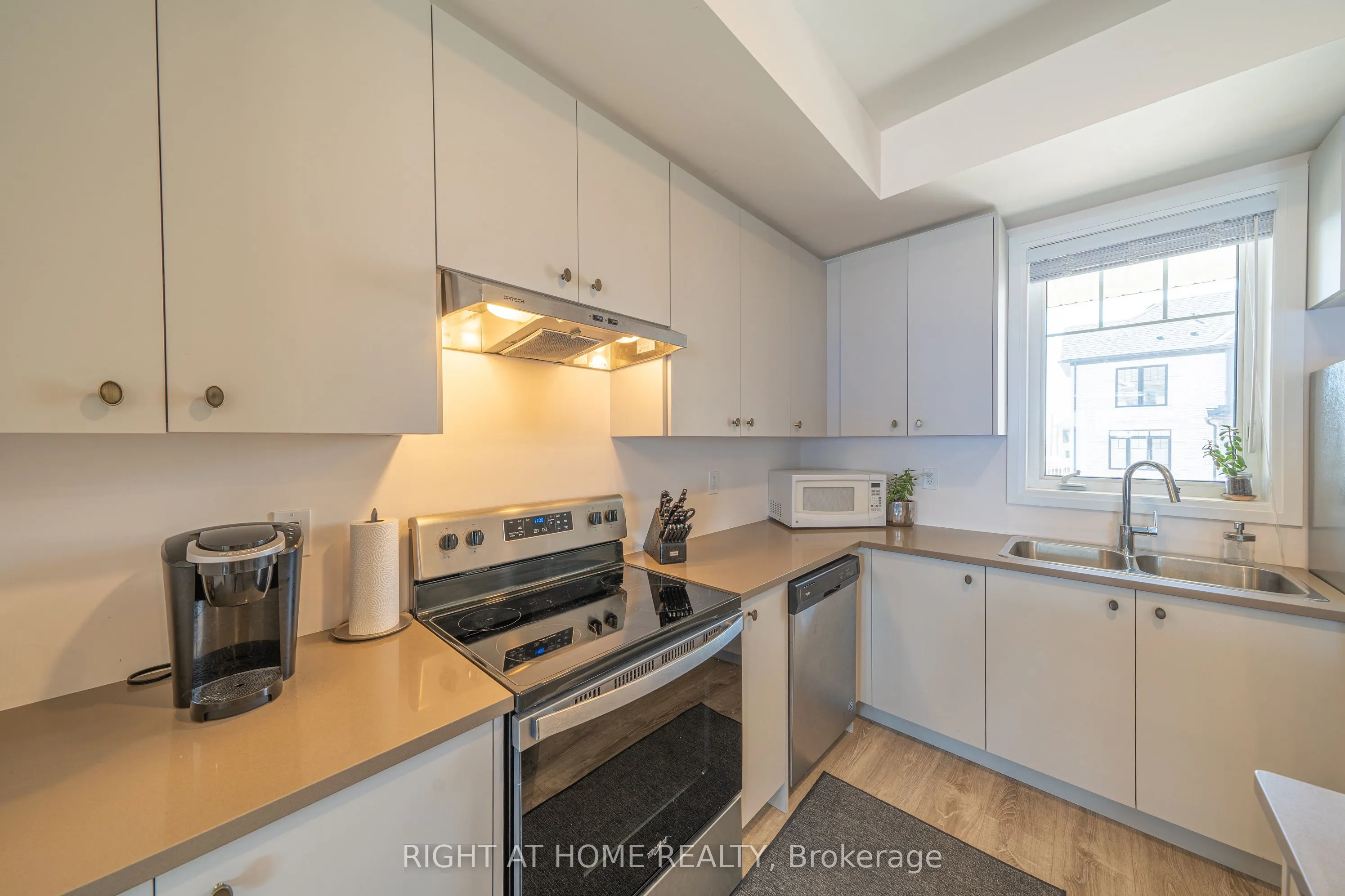 50 Ambereen Place