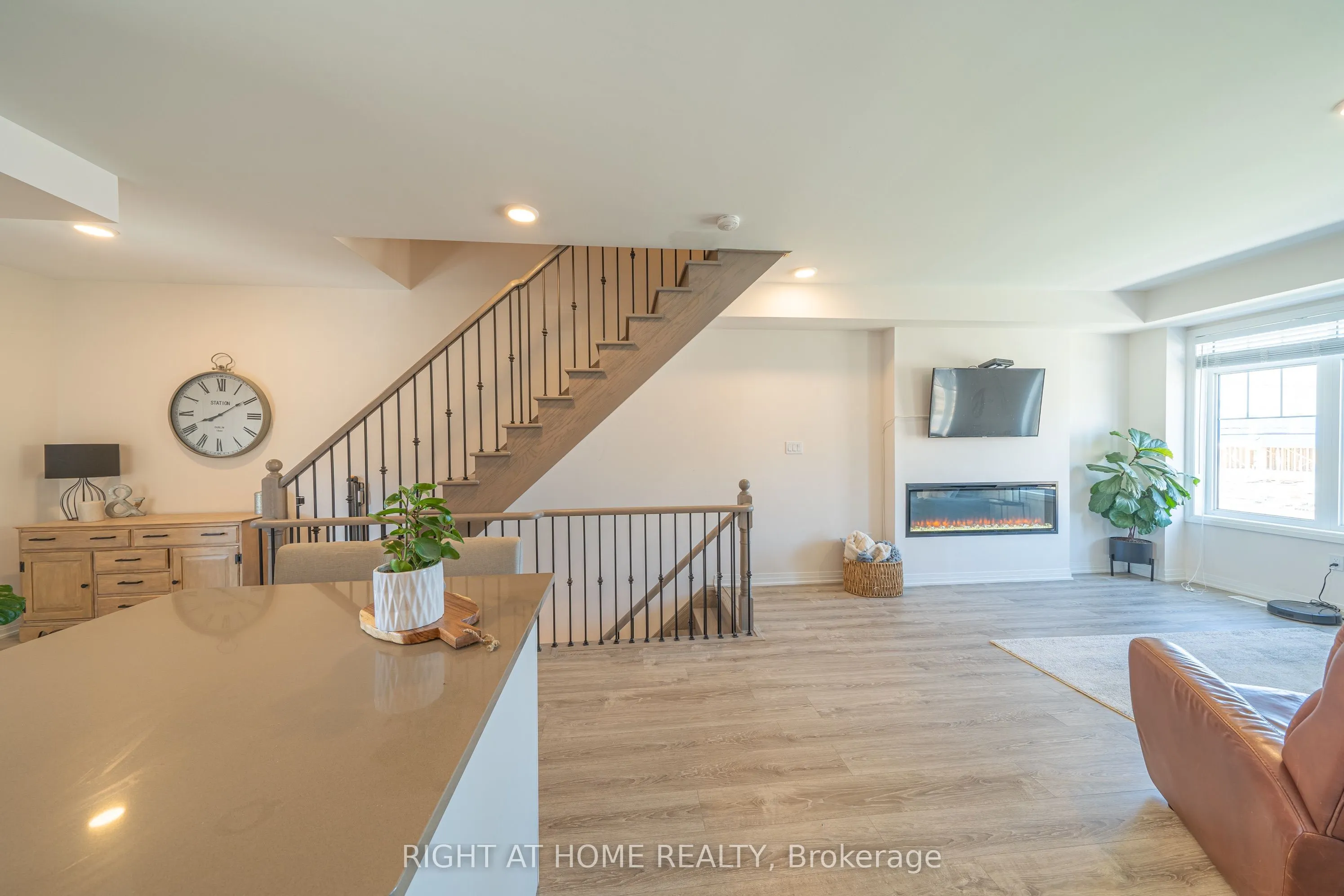 50 Ambereen Place