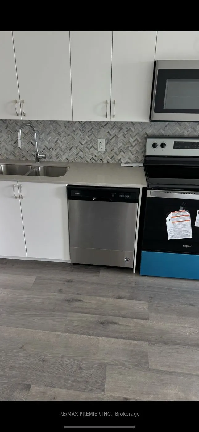 3220 Sheppard Avenue E, #423