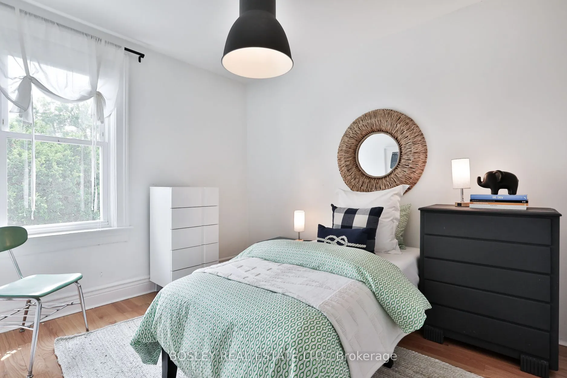 9 Prust Avenue