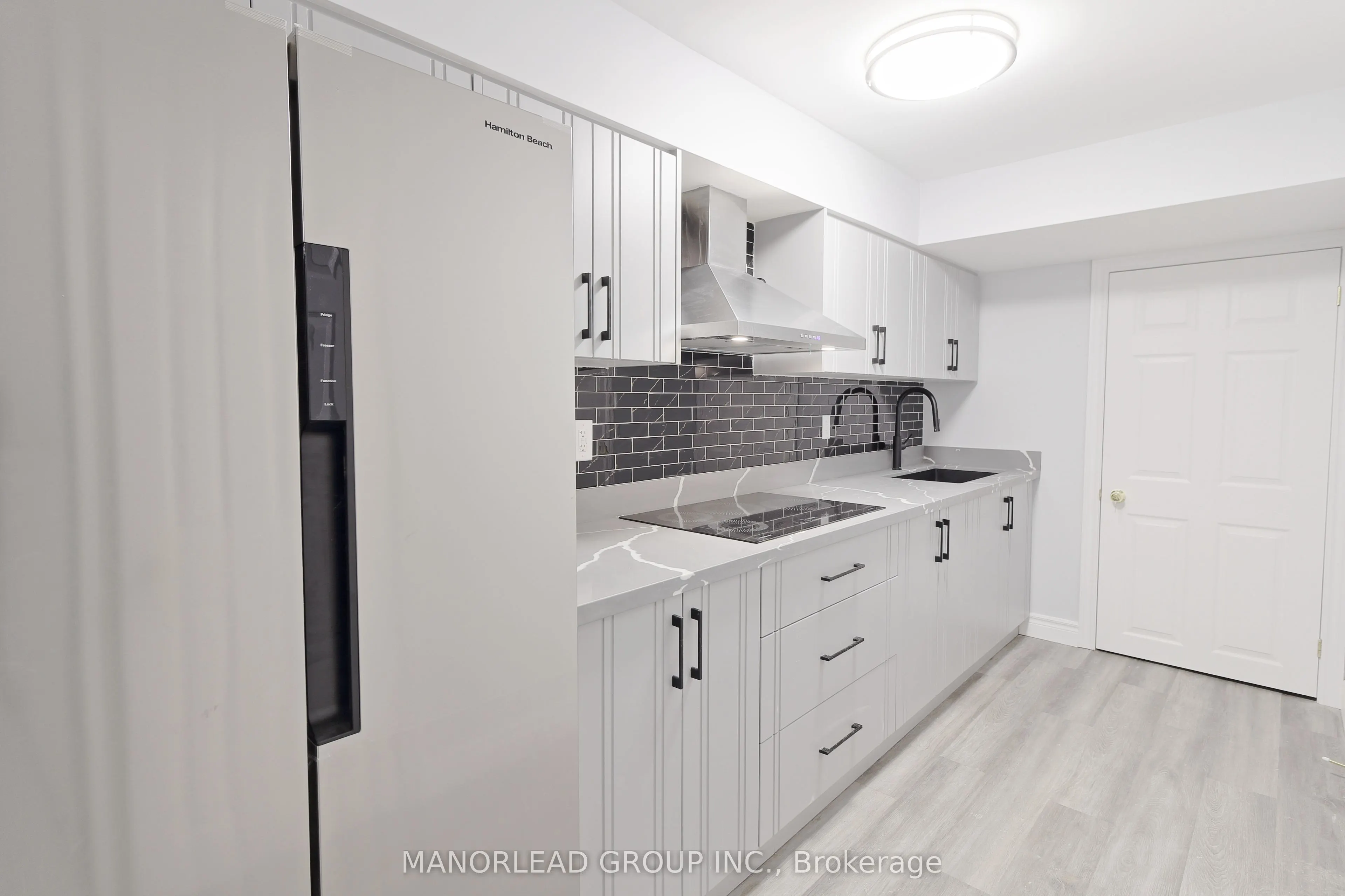 17 Raithby Crescent