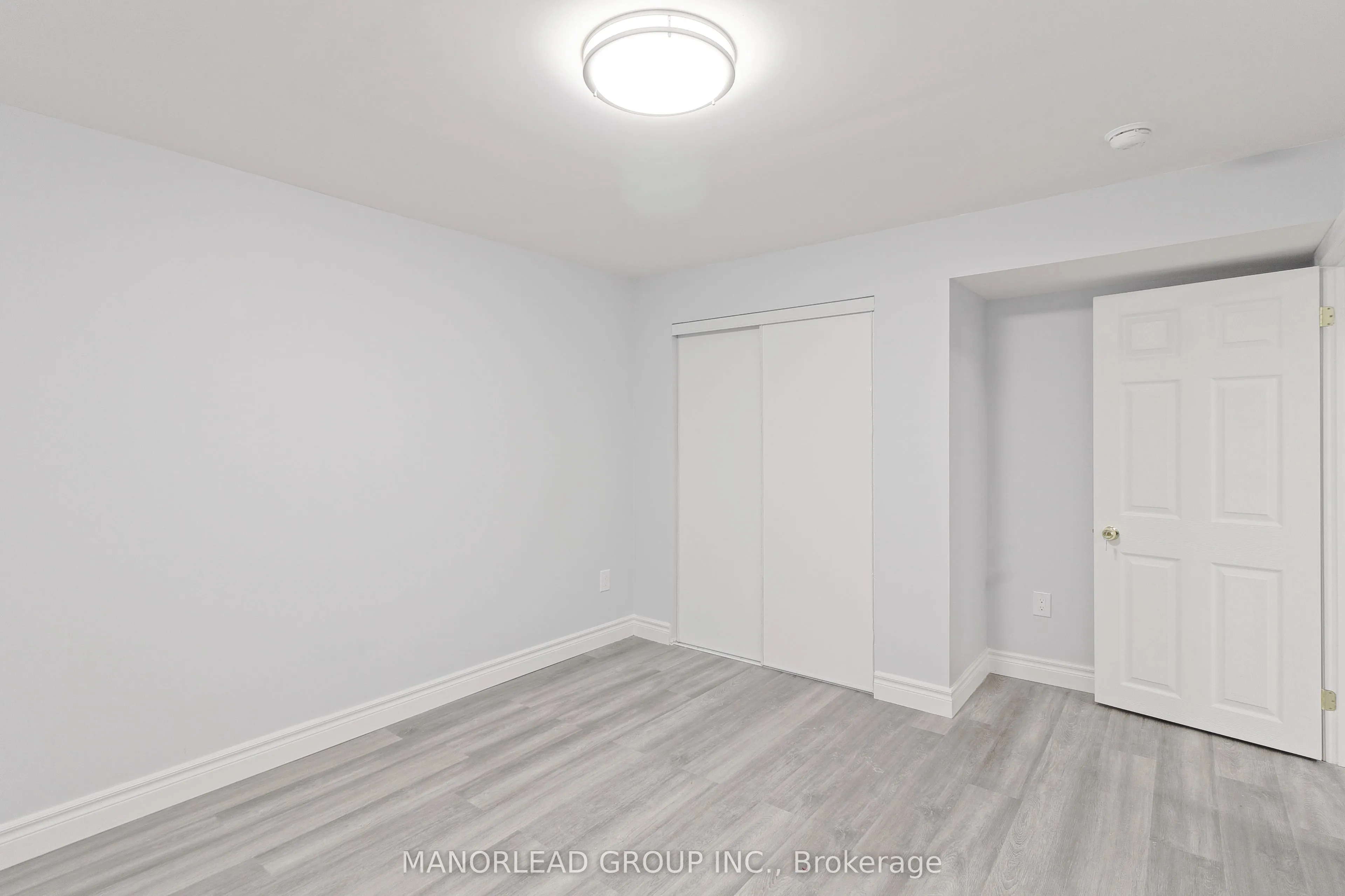 17 Raithby Crescent