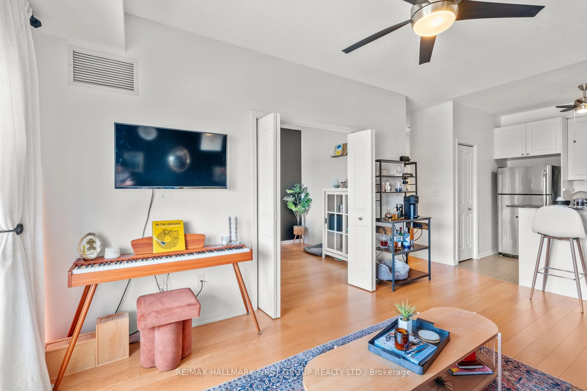 1 Sidney Lane, #203