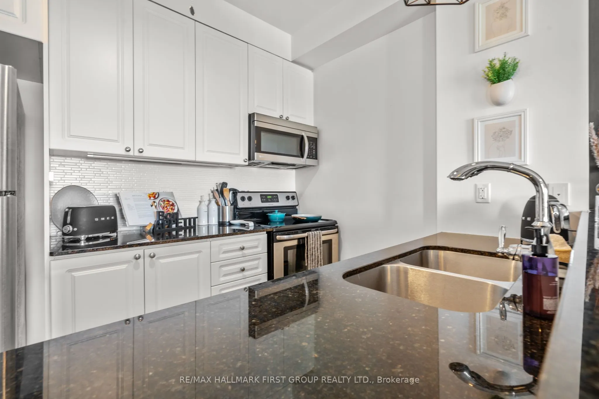 1 Sidney Lane, #203