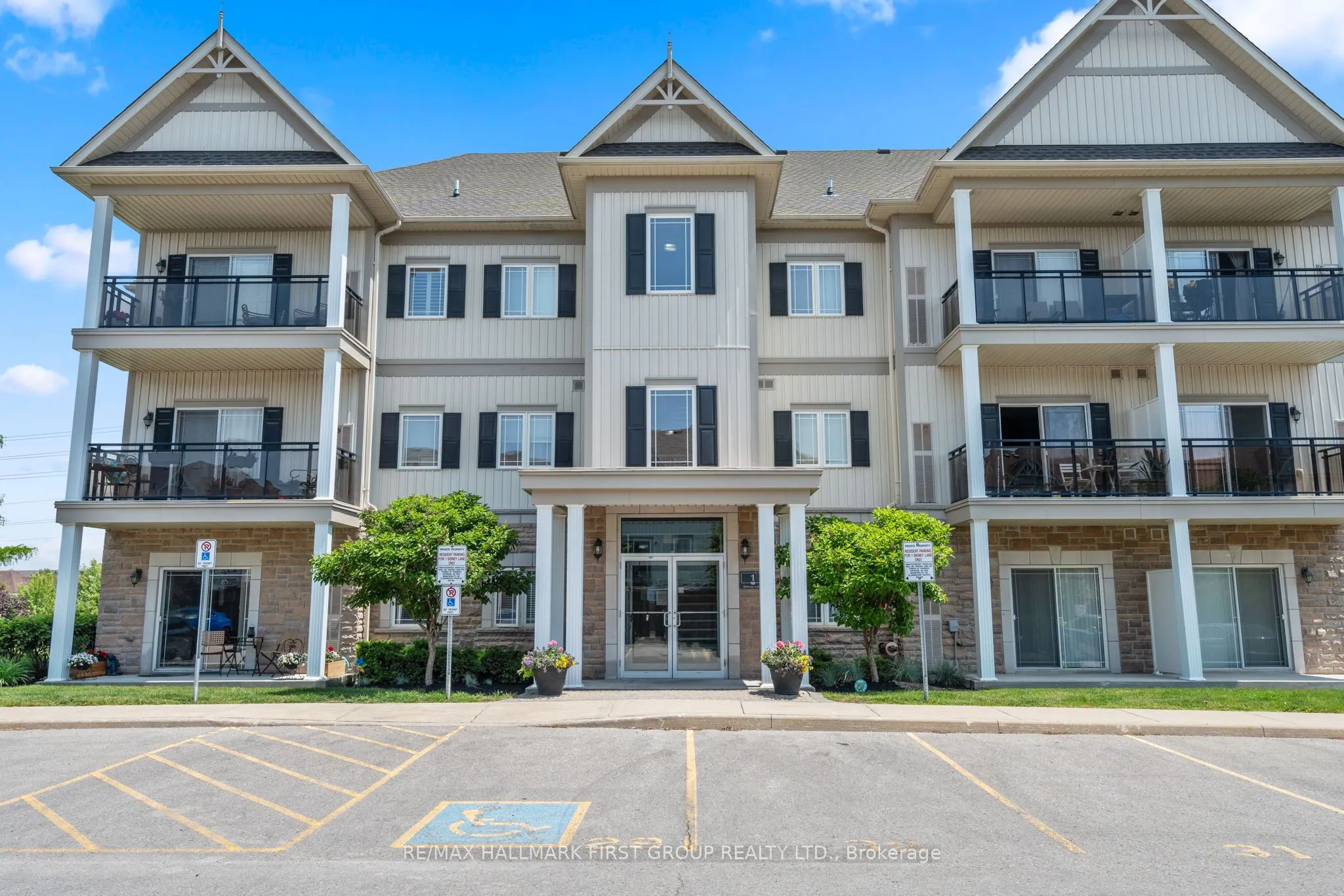 1 Sidney Lane, #203