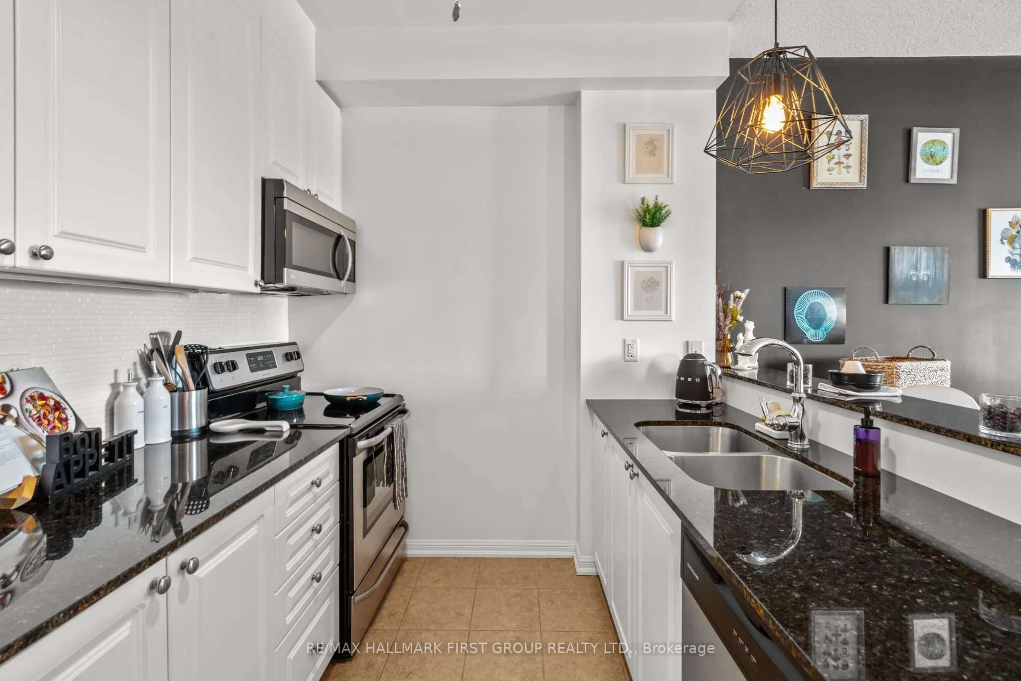 1 Sidney Lane, #203